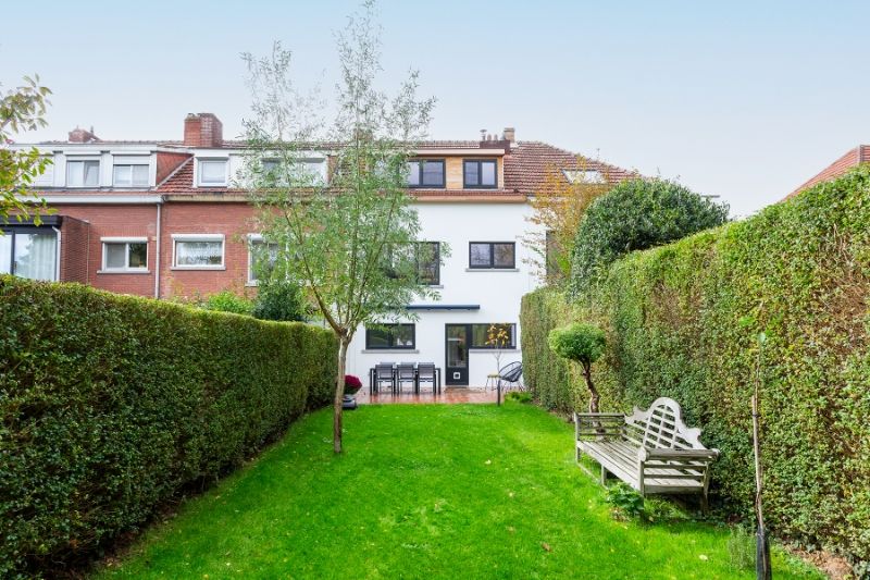 Luxueuze, ruime en lumineuze eigendom op toplocatie!! foto 2