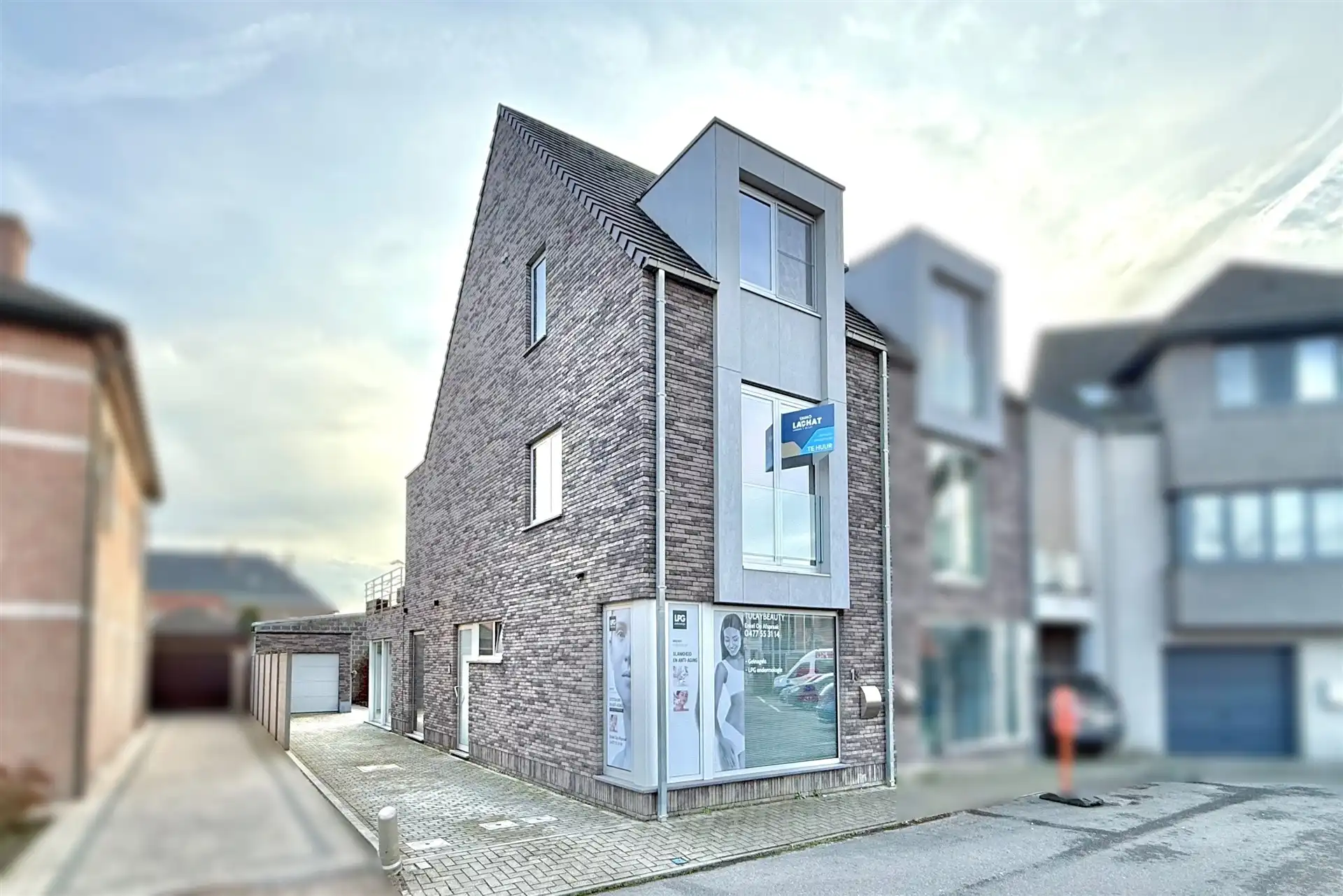 Recente woning 2 slpk, tuin & garage foto {{pictureIndex}}