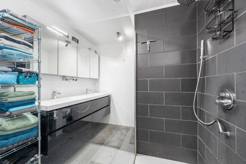 Stijlvol loftappartement met mezzanine en 2 slaapkamers – centrum Lokeren foto 8