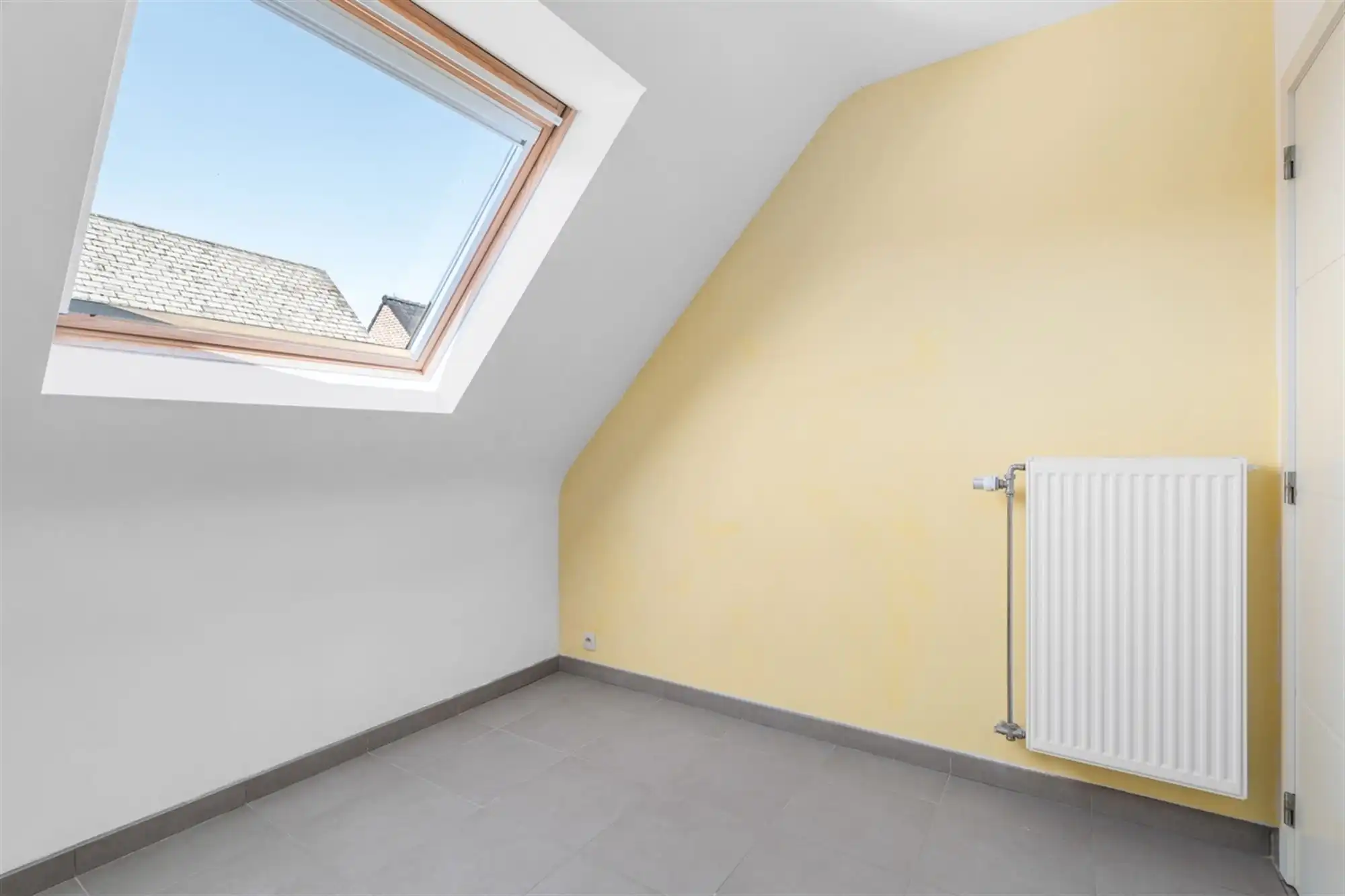 Mooi DORPS-APPARTEMENT met 2 slaapkamers, terras & zolder foto 15
