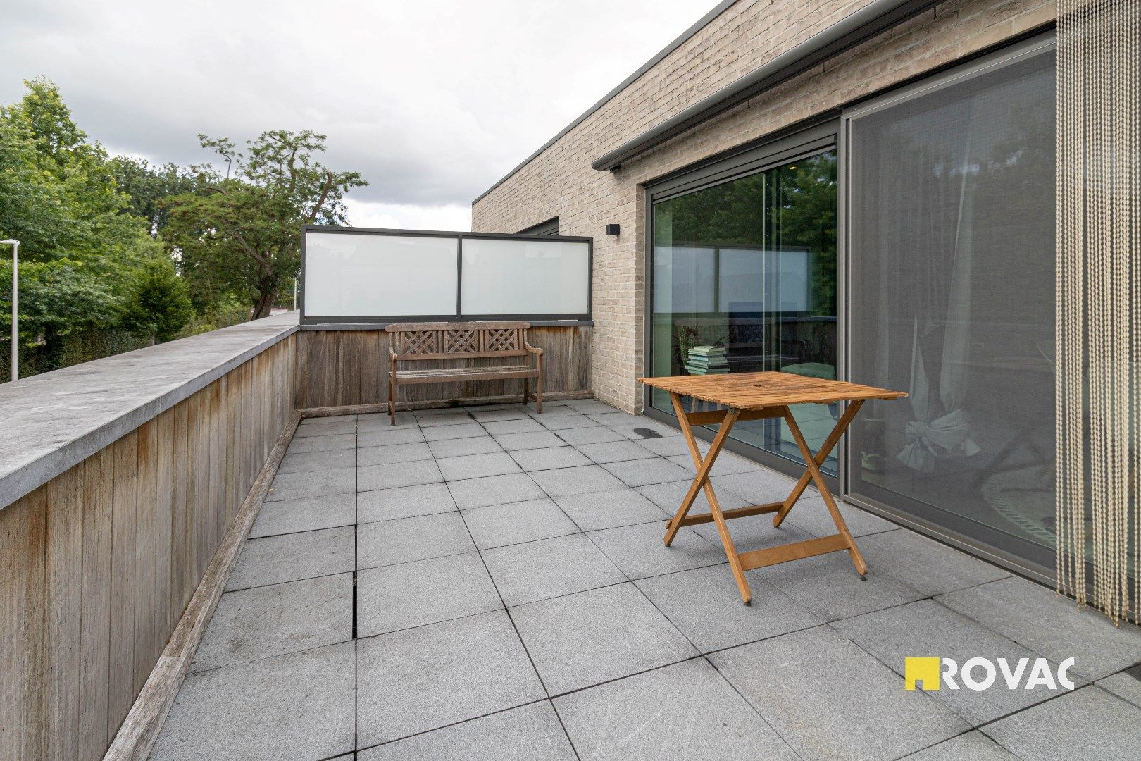 Rustig gelegen en instapklaar nieuwbouwappartement (93 m²) met ruim zonneterras (30 m²) en private autostaanplaats! foto 12
