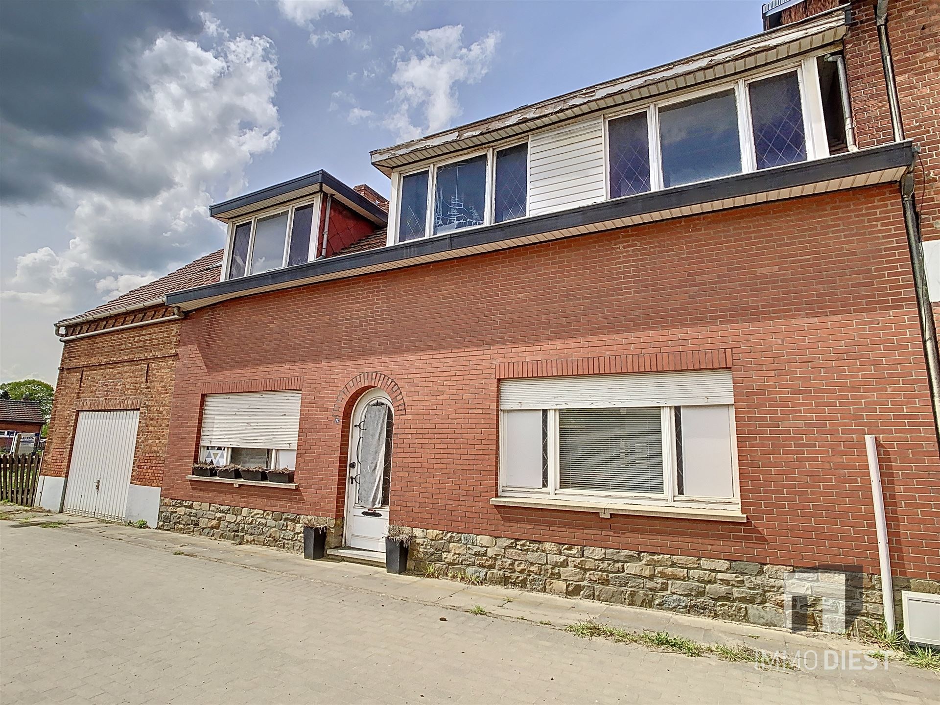 2 te renoveren woningen foto 3