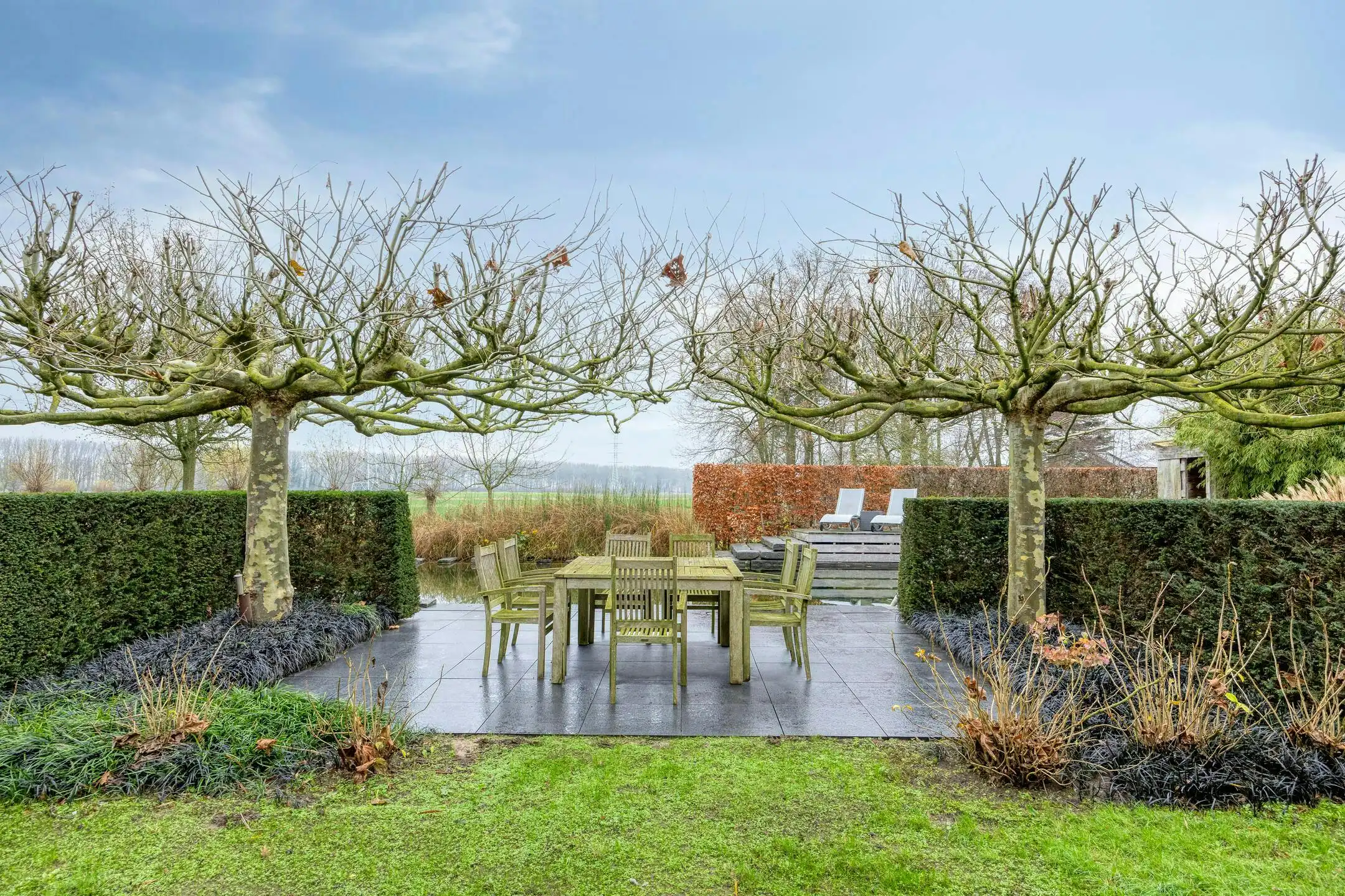 Vrijstaand huis met bijgebouw op perceel van 4012m² te Moerkerke foto 4