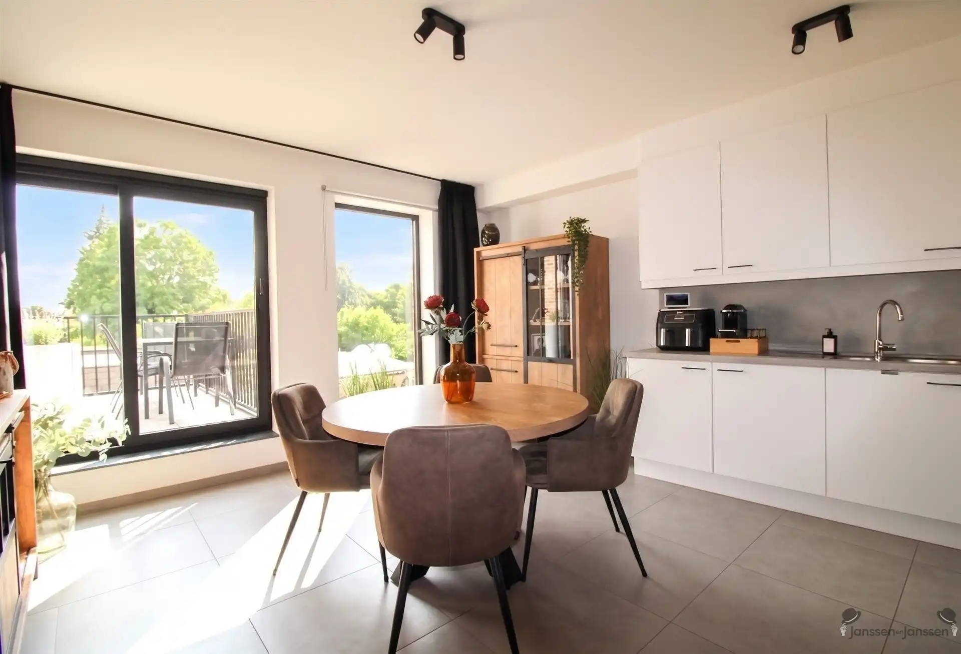 appartement 1e verdieping, 3 slpks, 2 badk, 2 parkings foto 7