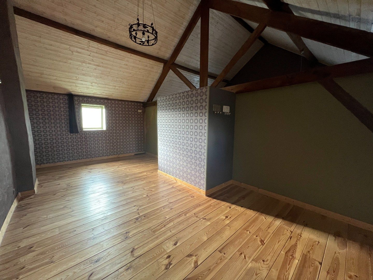 GEZELLIGE WONING MET DRIE SLAAPKAMERS, GARAGE EN TUIN foto 16