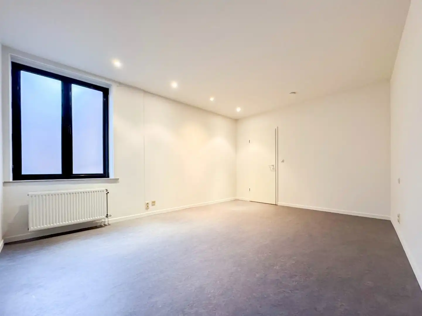 Ruim en instapklaar appartement in centrum Zottegem foto 10
