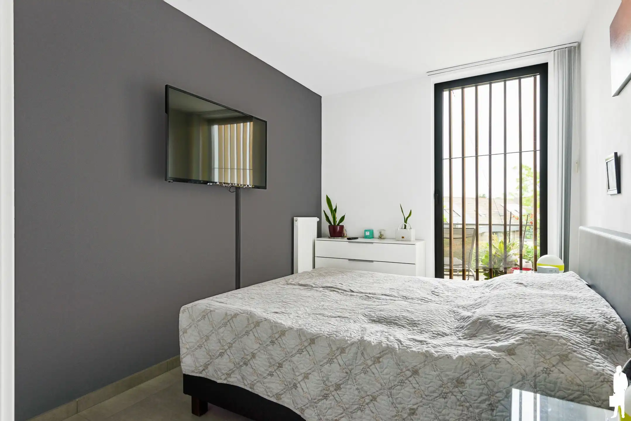 Stijlvol appartement met terras en 2 autostaanplaatsen foto 17