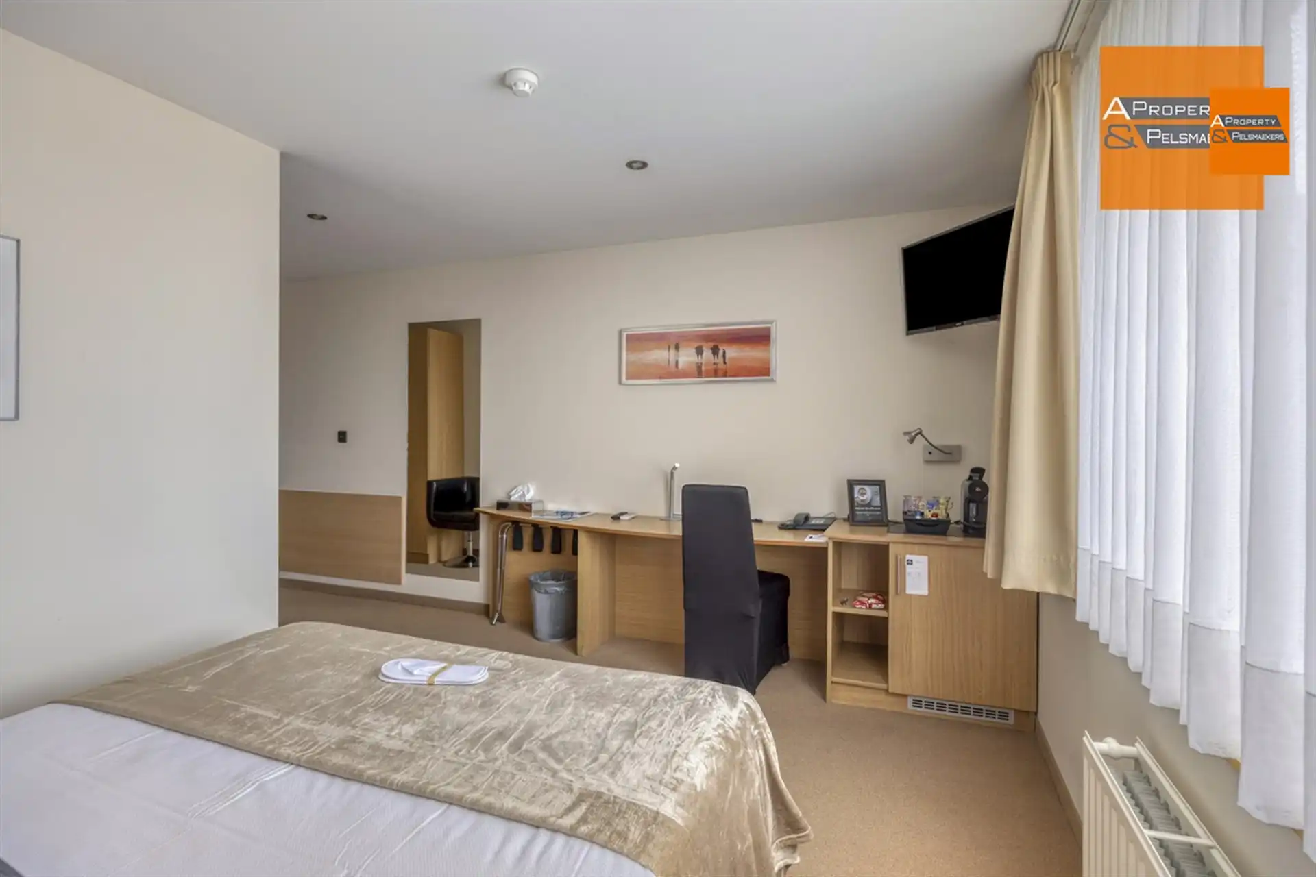 Hotel met 24 kamers foto 15