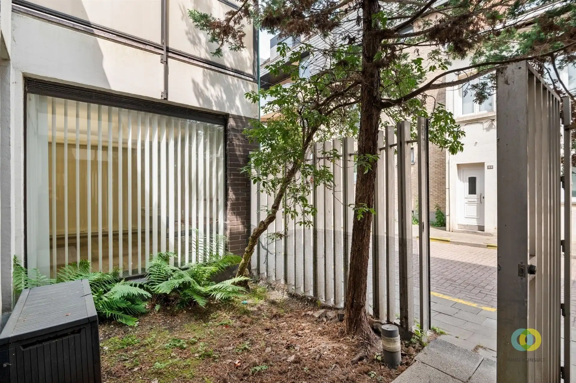 Buitengewoonhuis met kantoorruimte foto 21