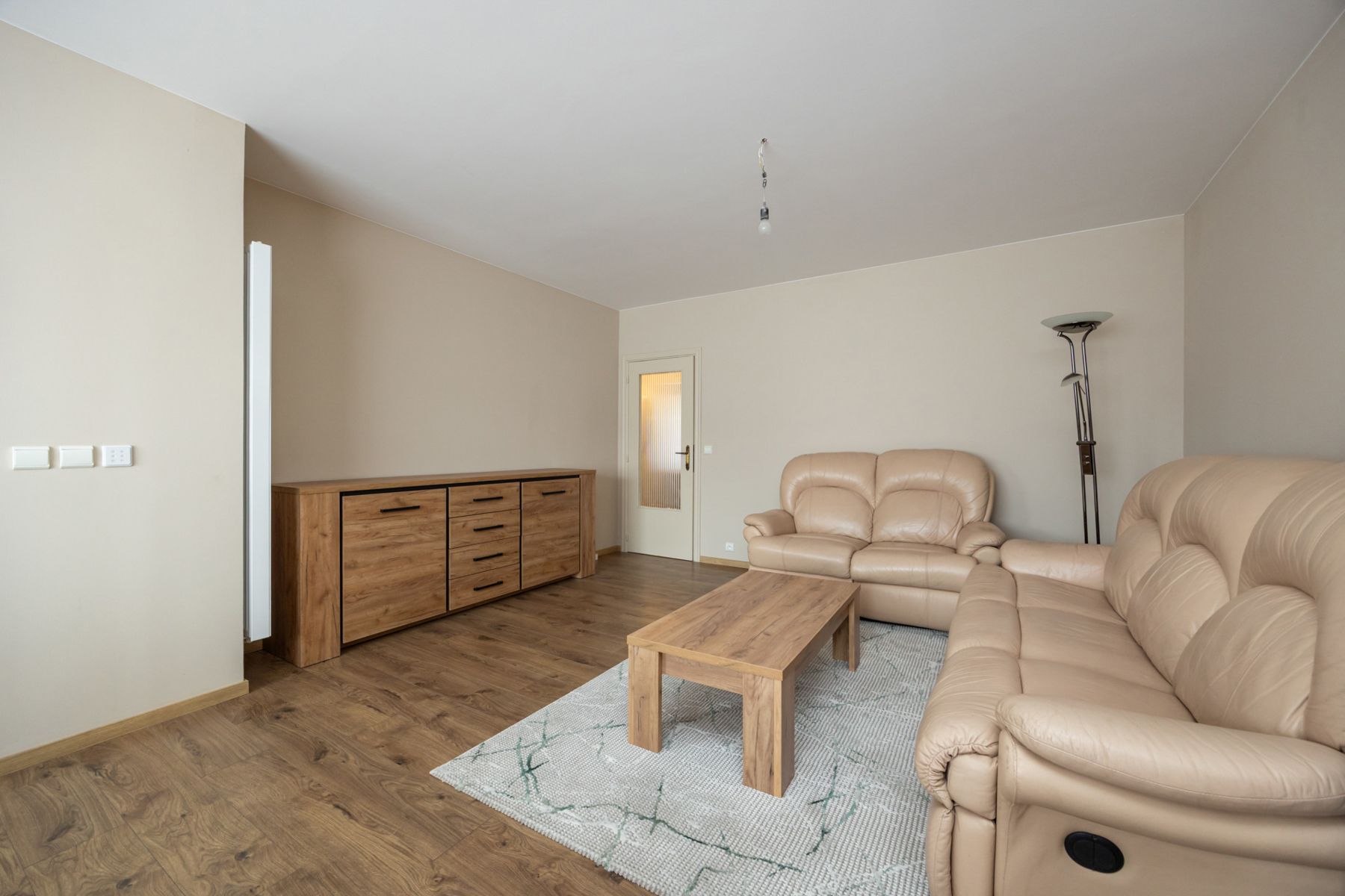 Gerenoveerd app met 2slk en garage foto 9