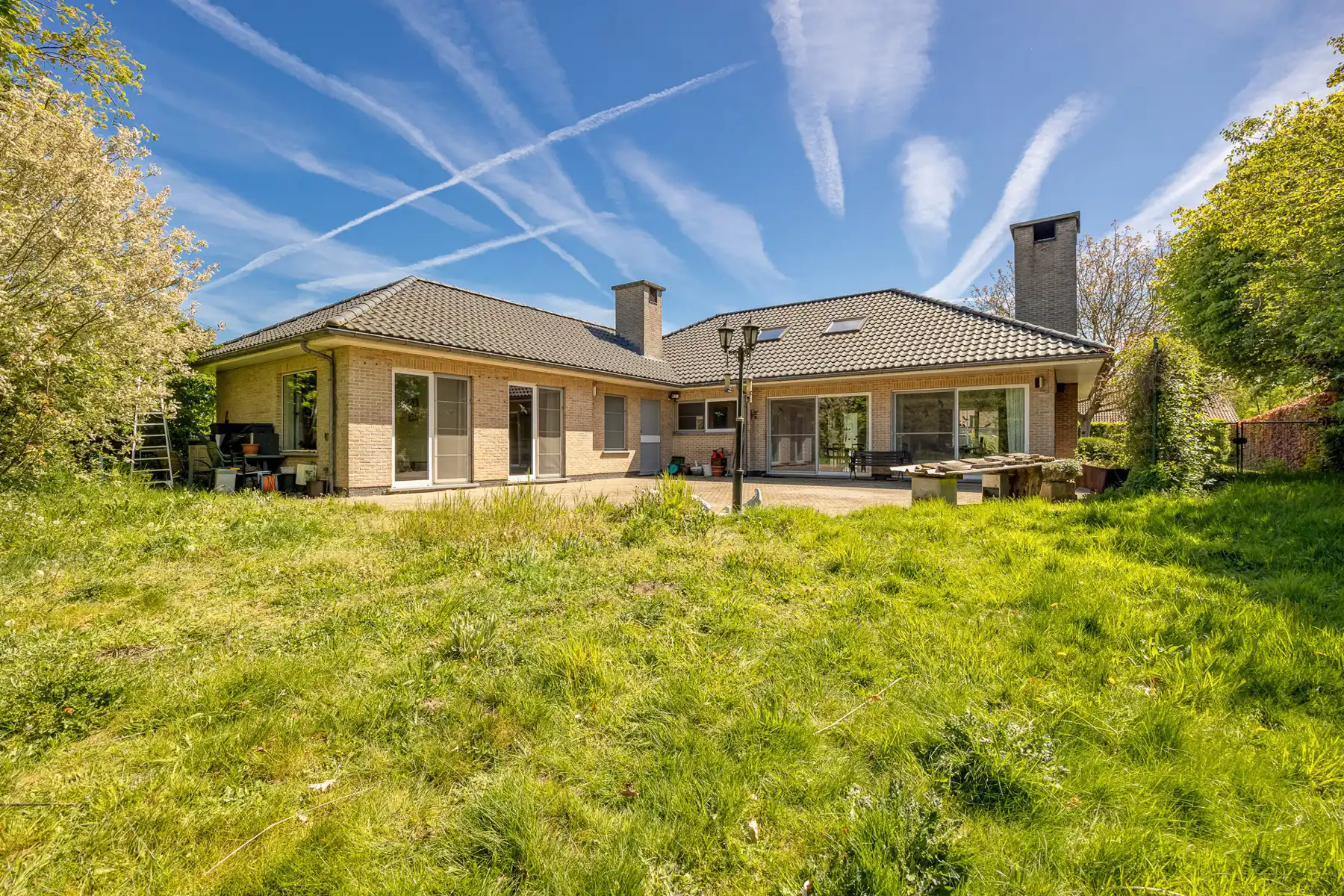 Vrijstaande villa met kantoor op prachtig perceel (6.708m²)! foto 4