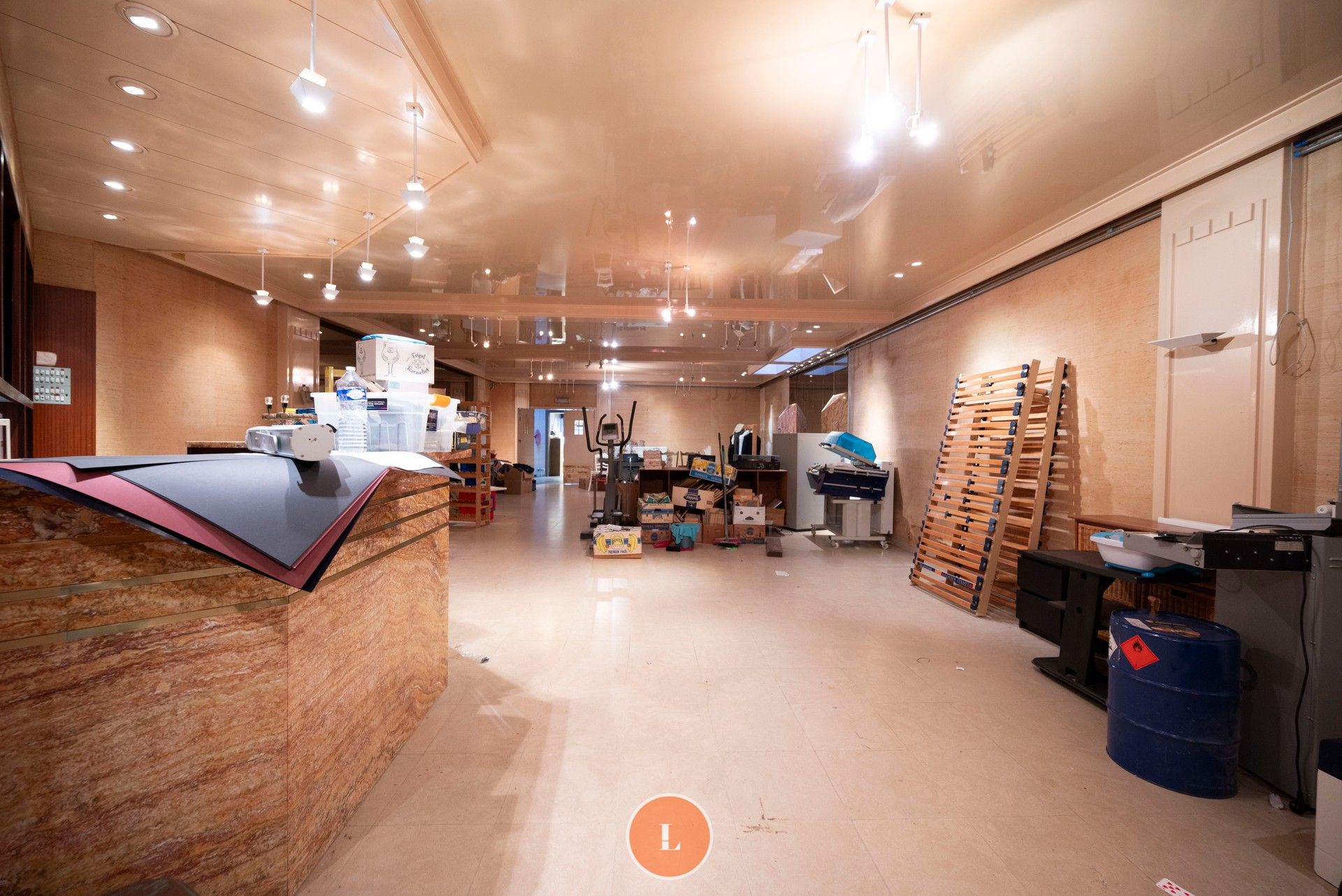 Handelspand met instapklaar zeer ruim duplexappartement. foto 22