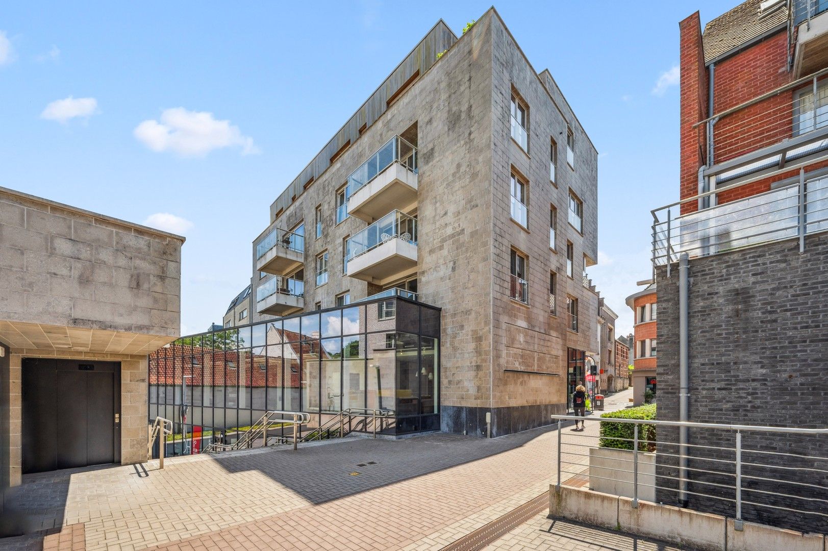 Modern 1-slaapkamerappartement met terras foto 19