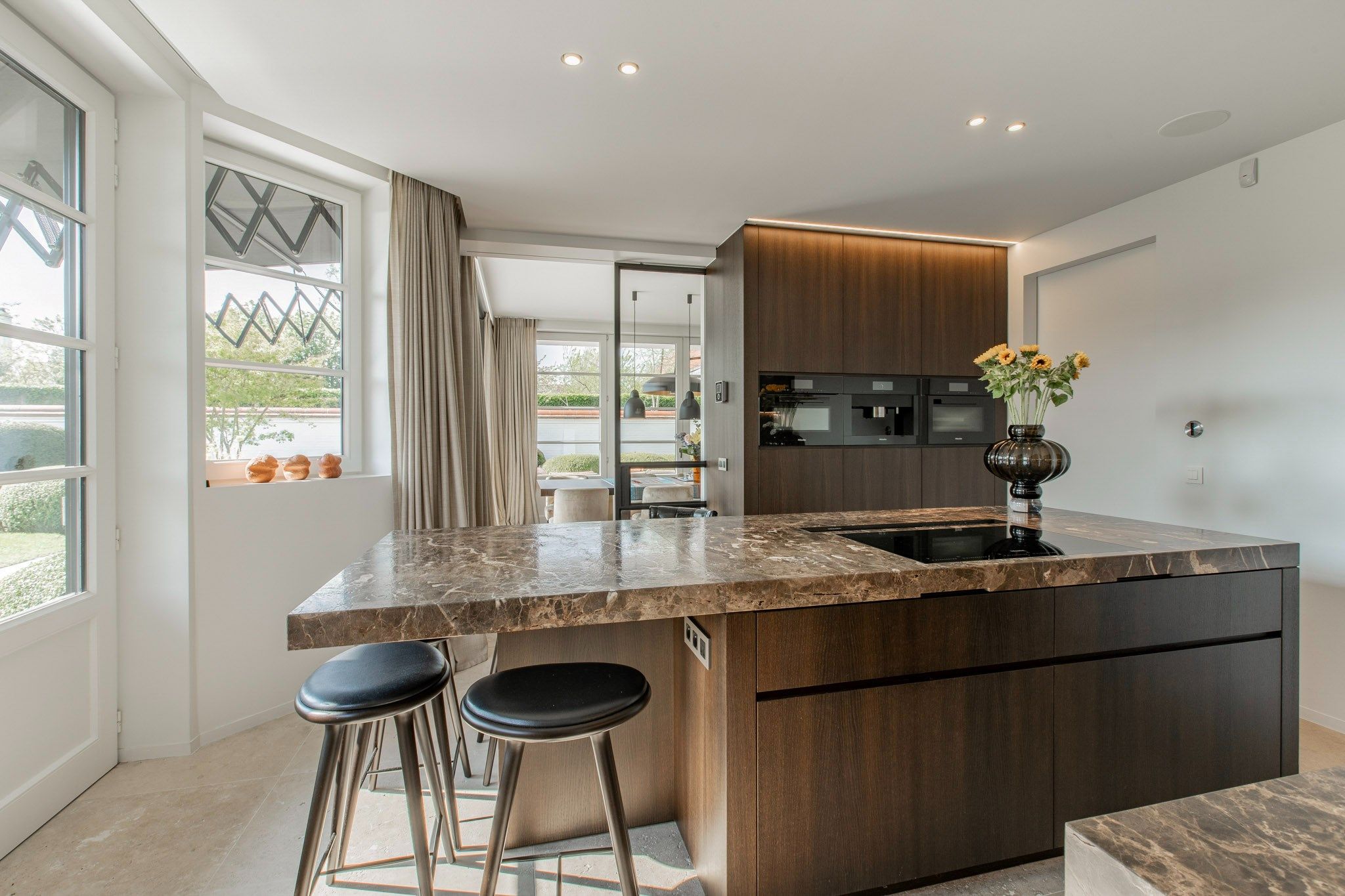 Uitzonderlijk perfect onderhouden villa gelegen in het Zoute, nabij de Kalfsmolen. foto 15