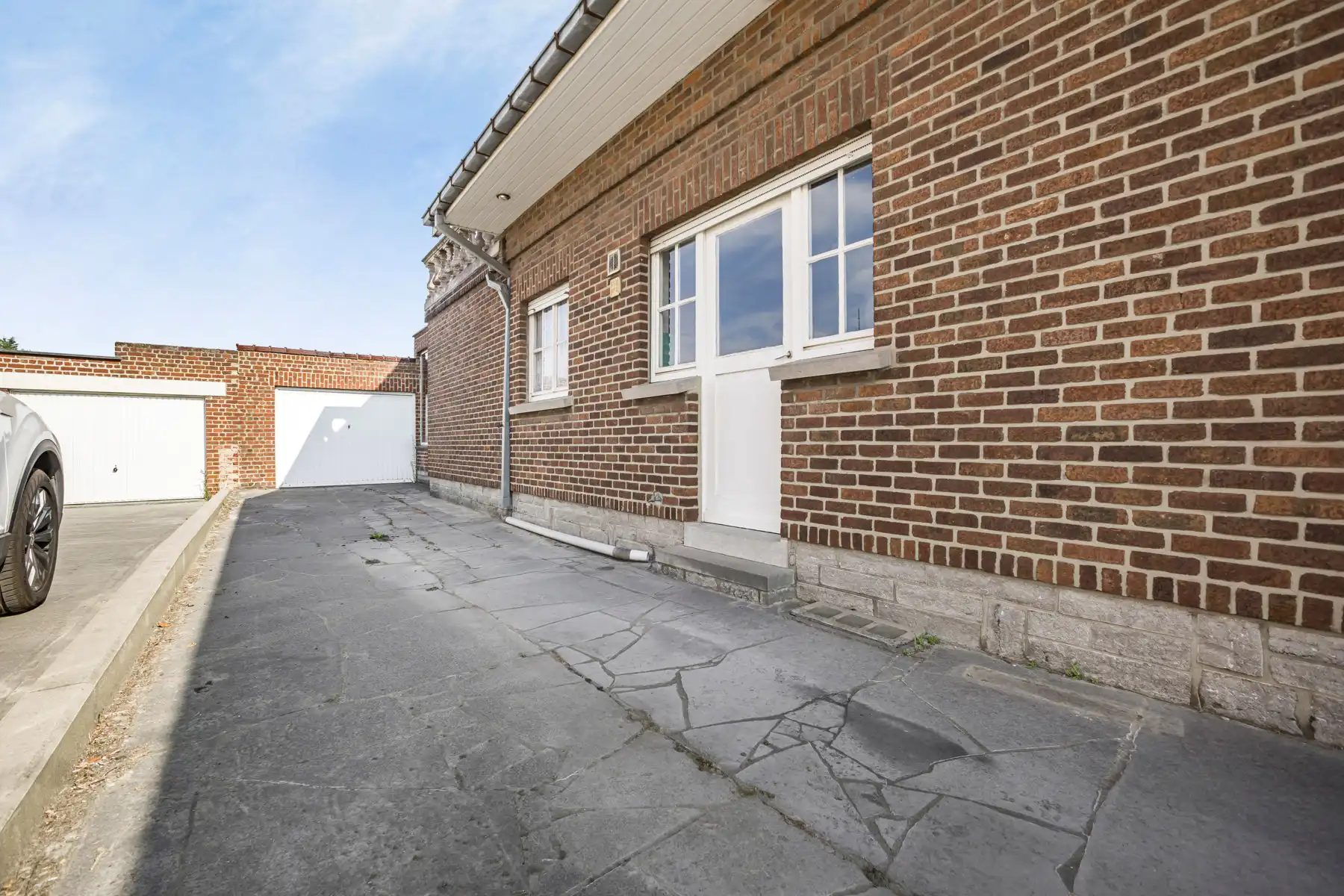 Gunstig gelegen woning met garage foto 3