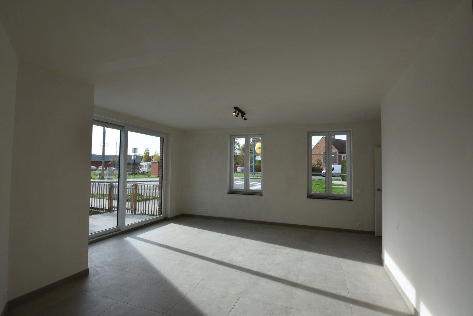Gloednieuwe half open woning in RSL foto 8