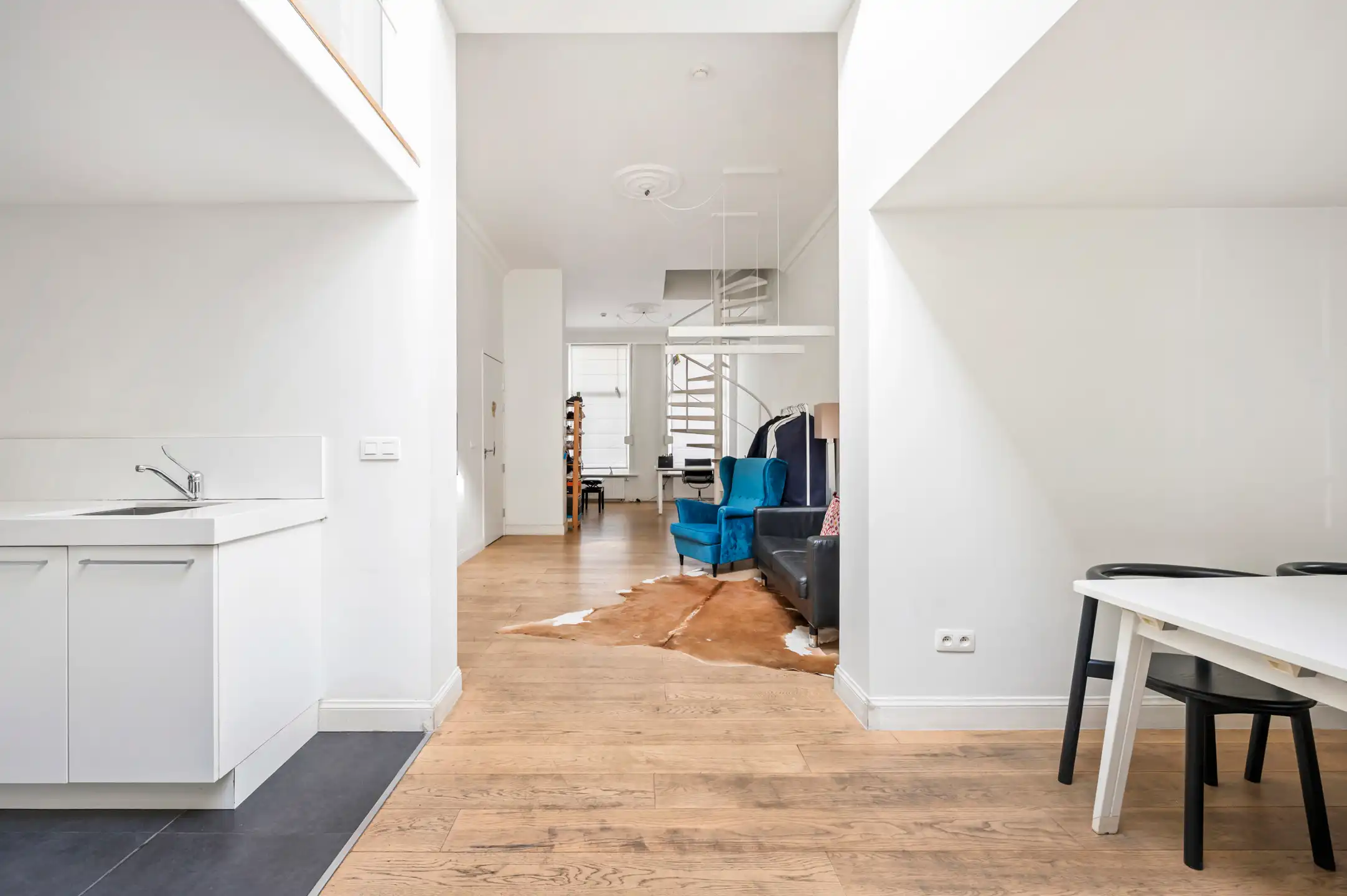 ANTWERPEN-Duplex-appartement met herenhuis karakter! foto 4