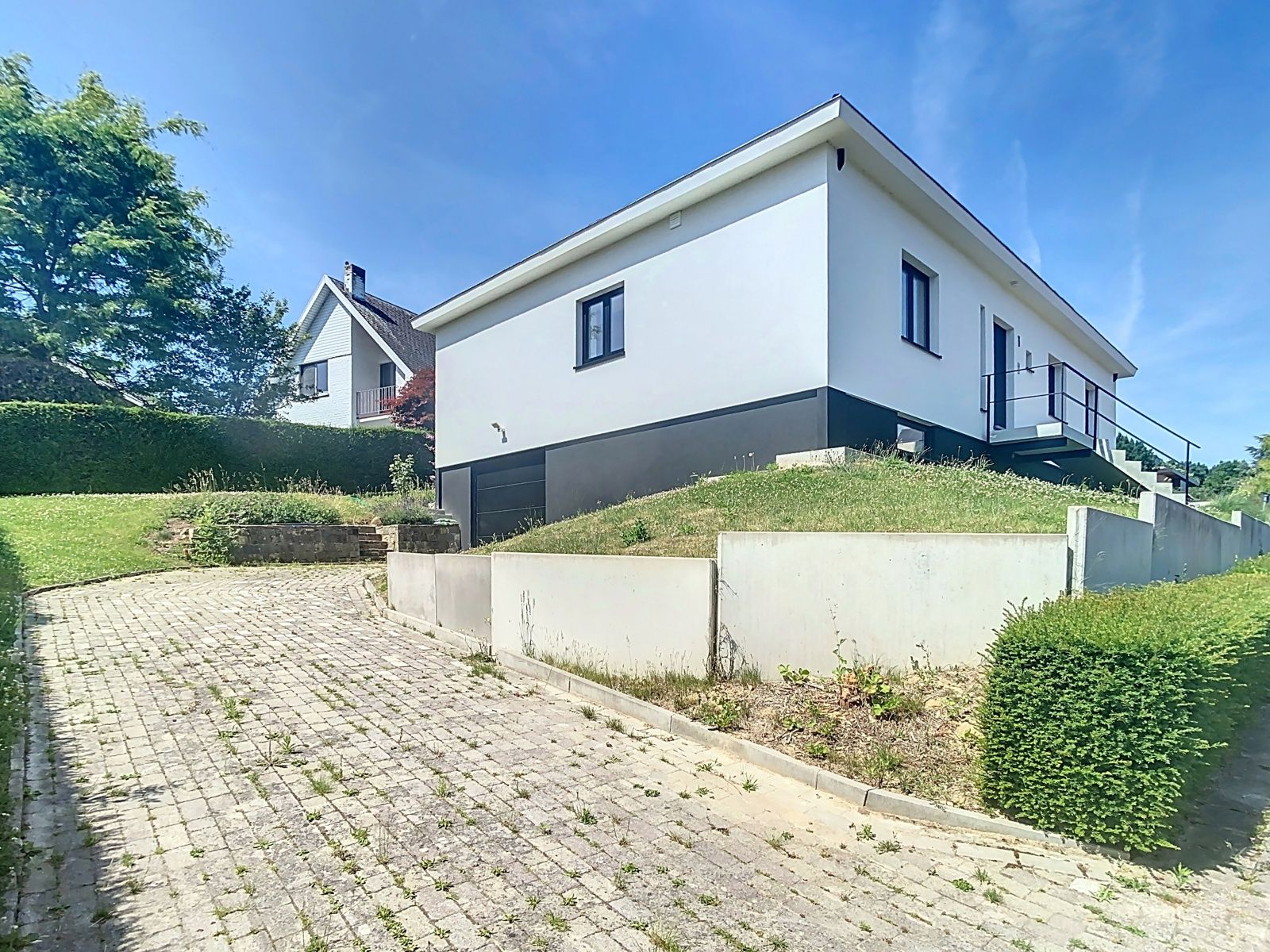 Villa te huur foto {{pictureIndex}}