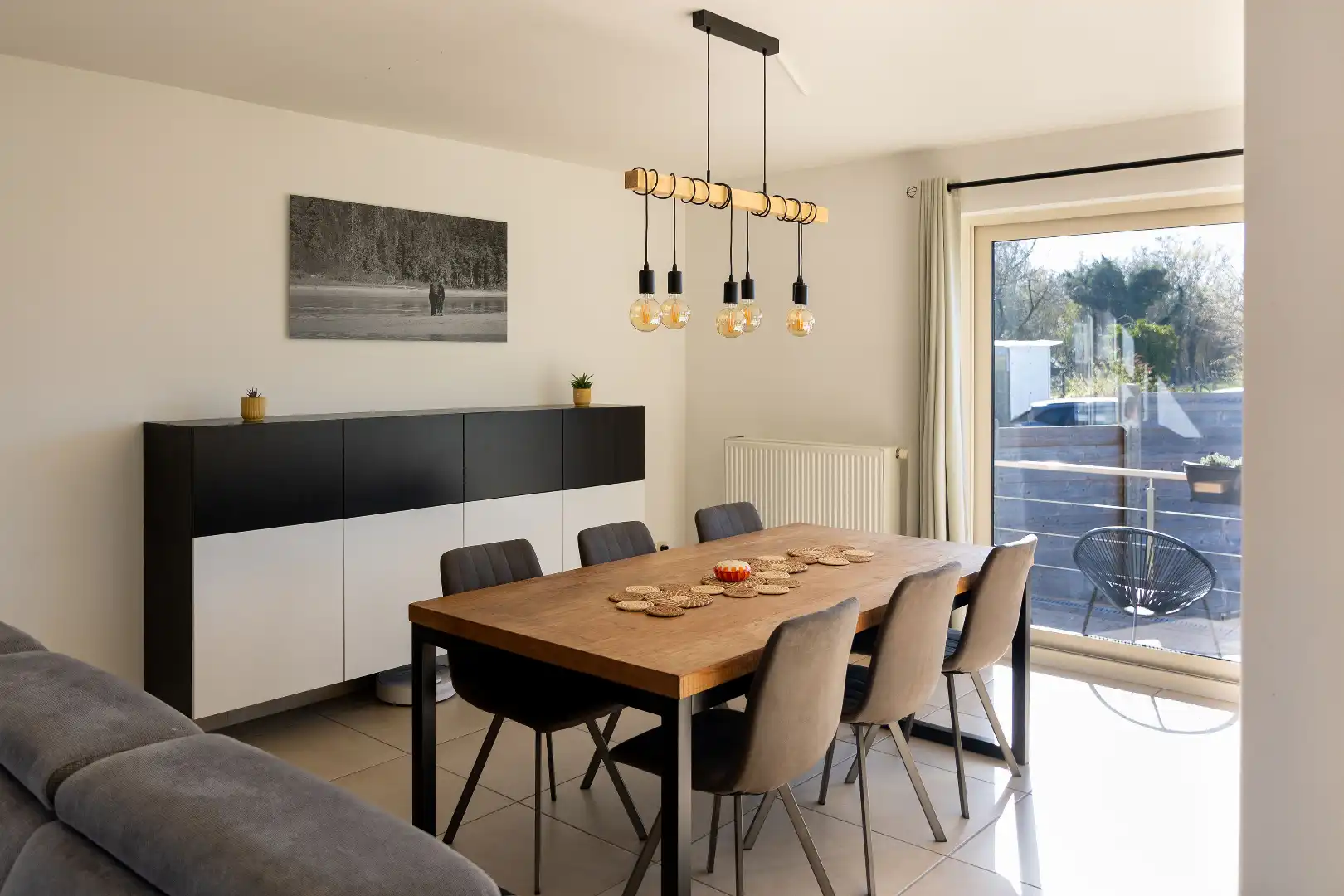 Ruim appartement met twee slaapkamers foto 3