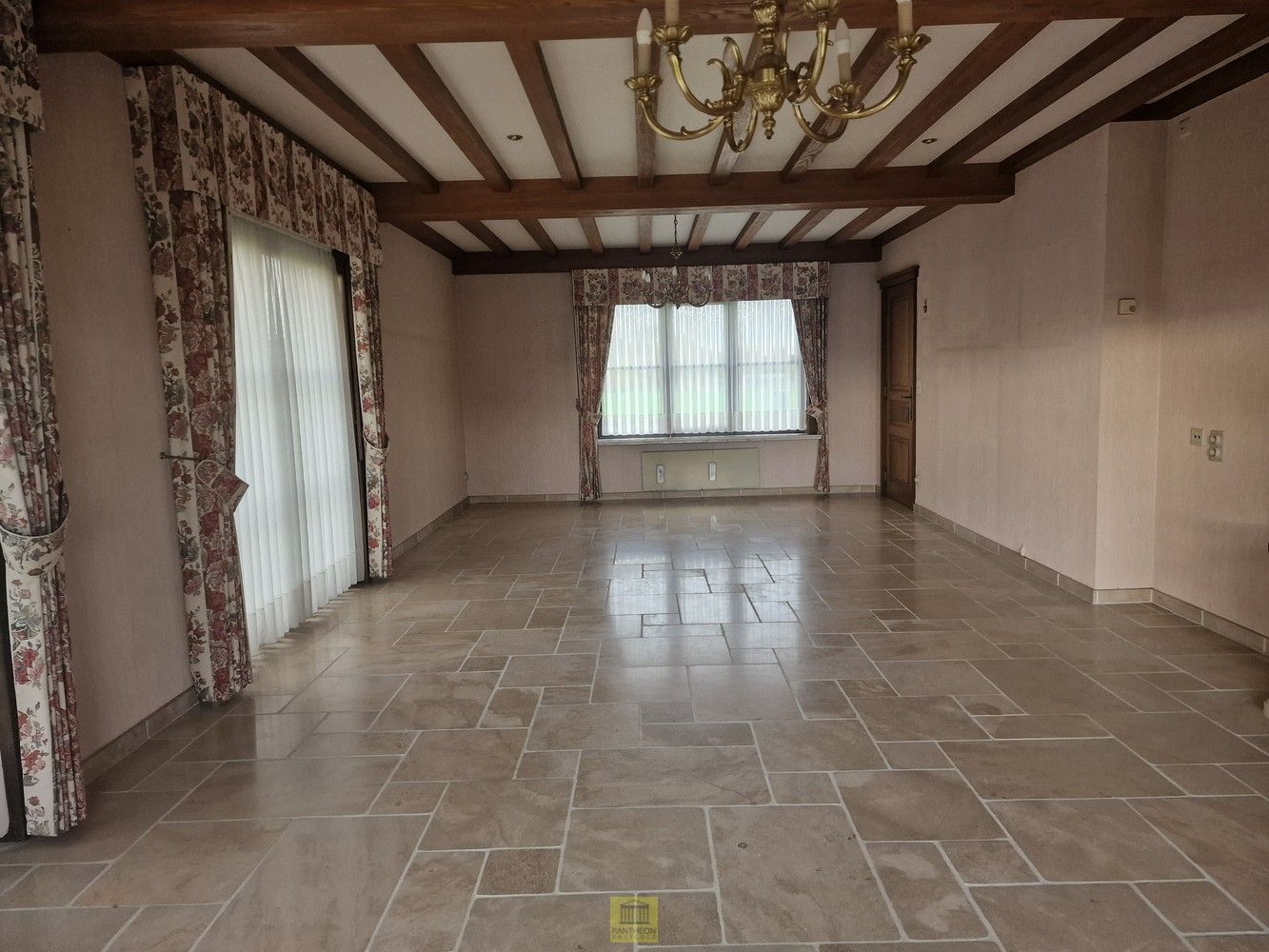 Degelijke halfopen bebouwing, rustig gelegen! foto 4