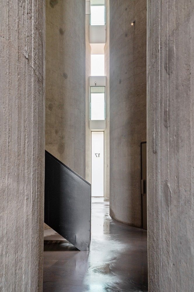 Inspirerend kantoor van ca. 140 m² te huur in het project Kanaal van Axel Vervoordt foto 23