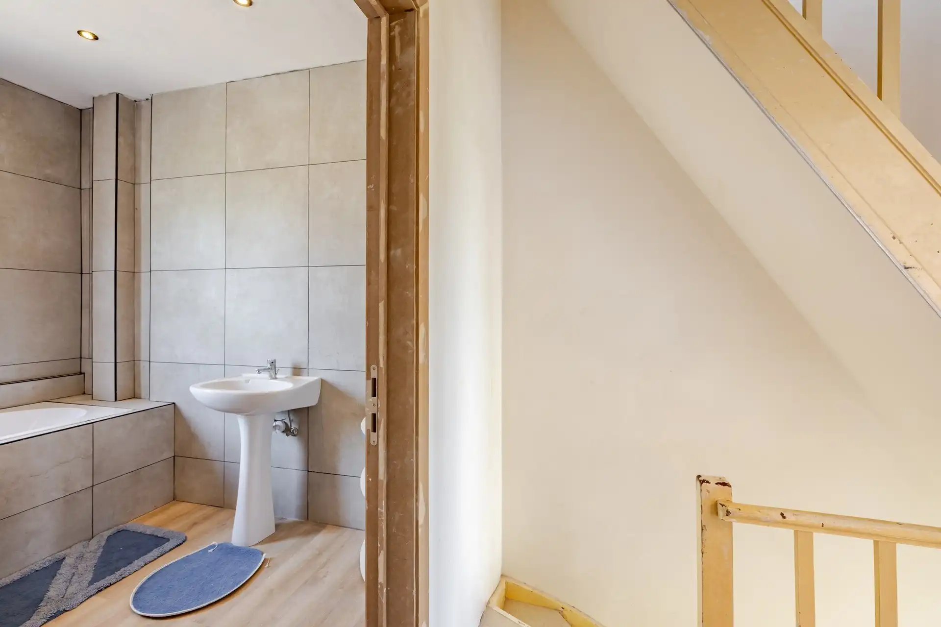 Recent gerenoveerde starterswoning op centrale locatie met 3 SLPKS foto 14