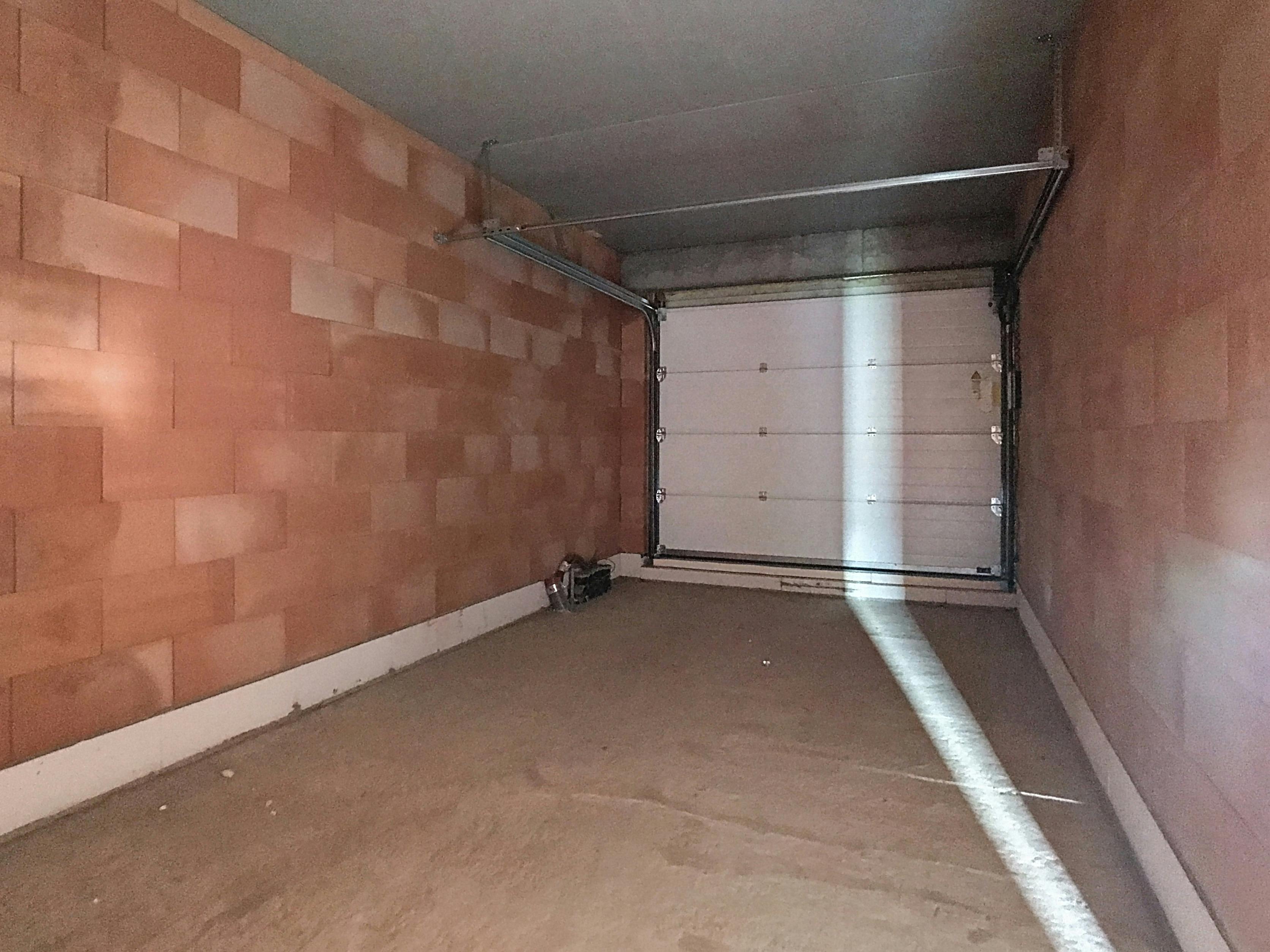 Casco halfopen bebouwing met 5 tot 7 slaapkamers, tuin en garage. foto 6