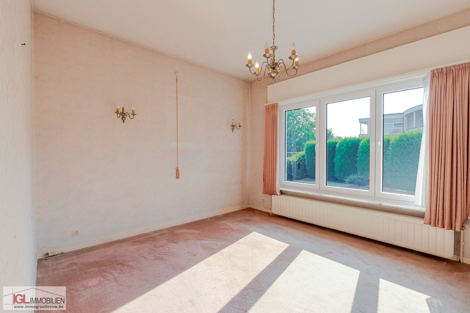 Villa te koop in hartje Sint-Pieters-Leeuw foto 8