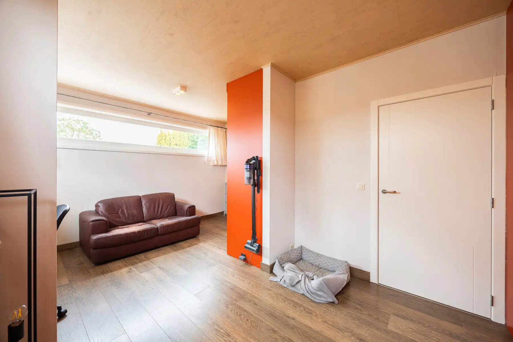 Lichtrijke, gelijkvloerse woning op ruim perceel foto 16