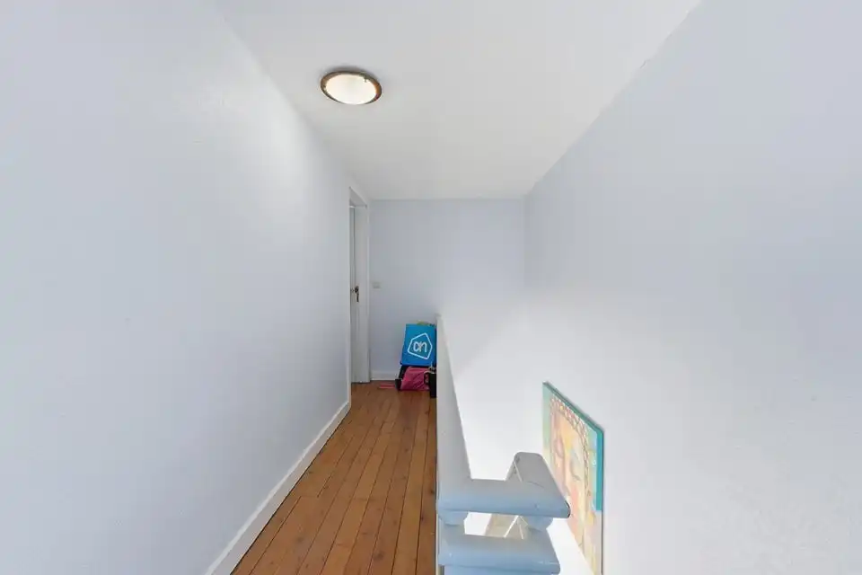 RUIME EN LICHTRIJKE GEZINSWONING MET GARAGE, TERRAS EN SAUNA IN TONGEREN foto 25