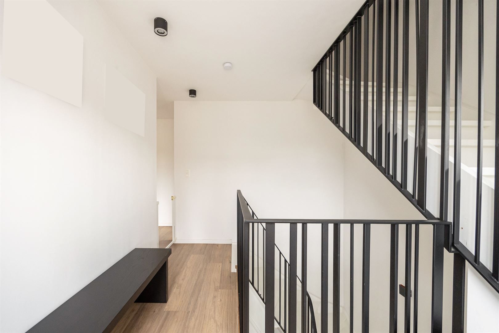 Ruime en sfeervolle OB te Heist-centrum! foto 14