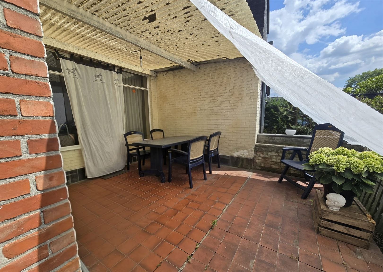 Te renoveren woning met karakter op toplocatie in Hasselt! foto 17