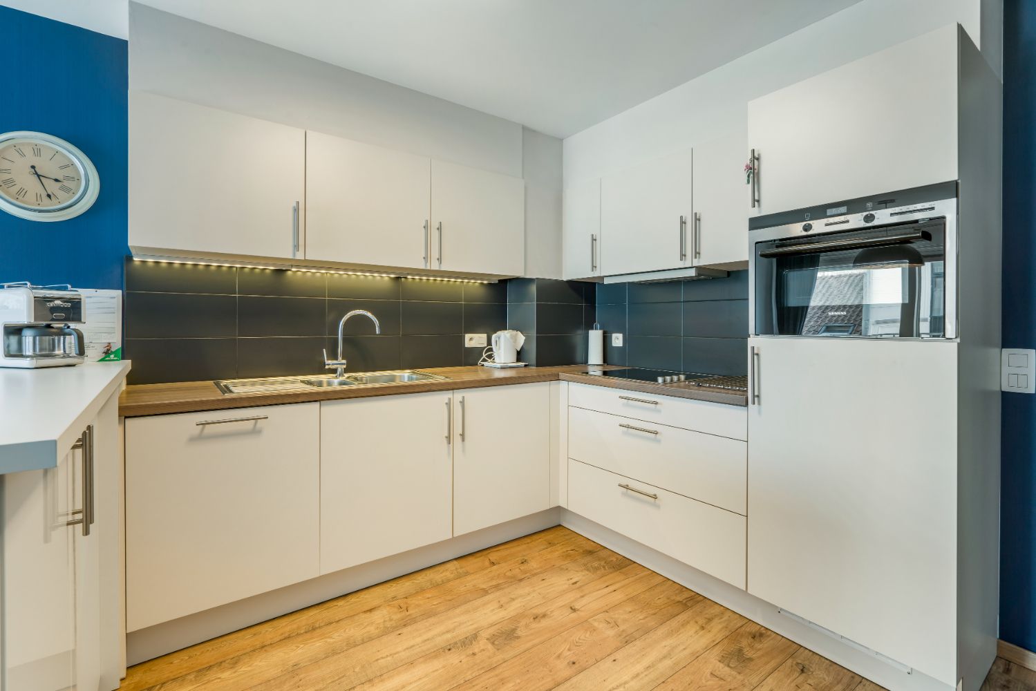 Centraal gelegen appartement met 2 slaapkamers foto 4