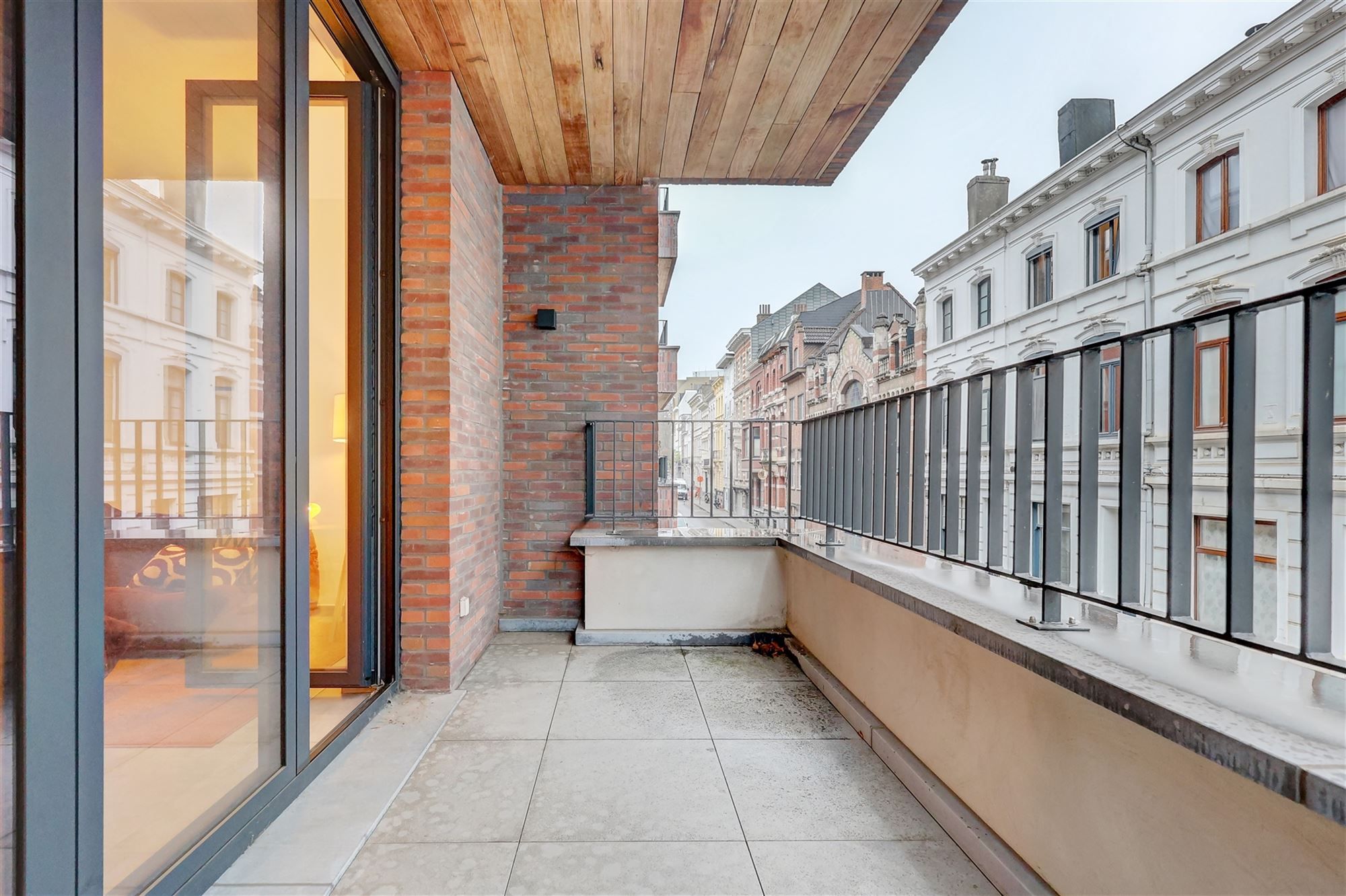 Prachtig appartement met 2 slaapkamers, terras en staanplaats foto 3