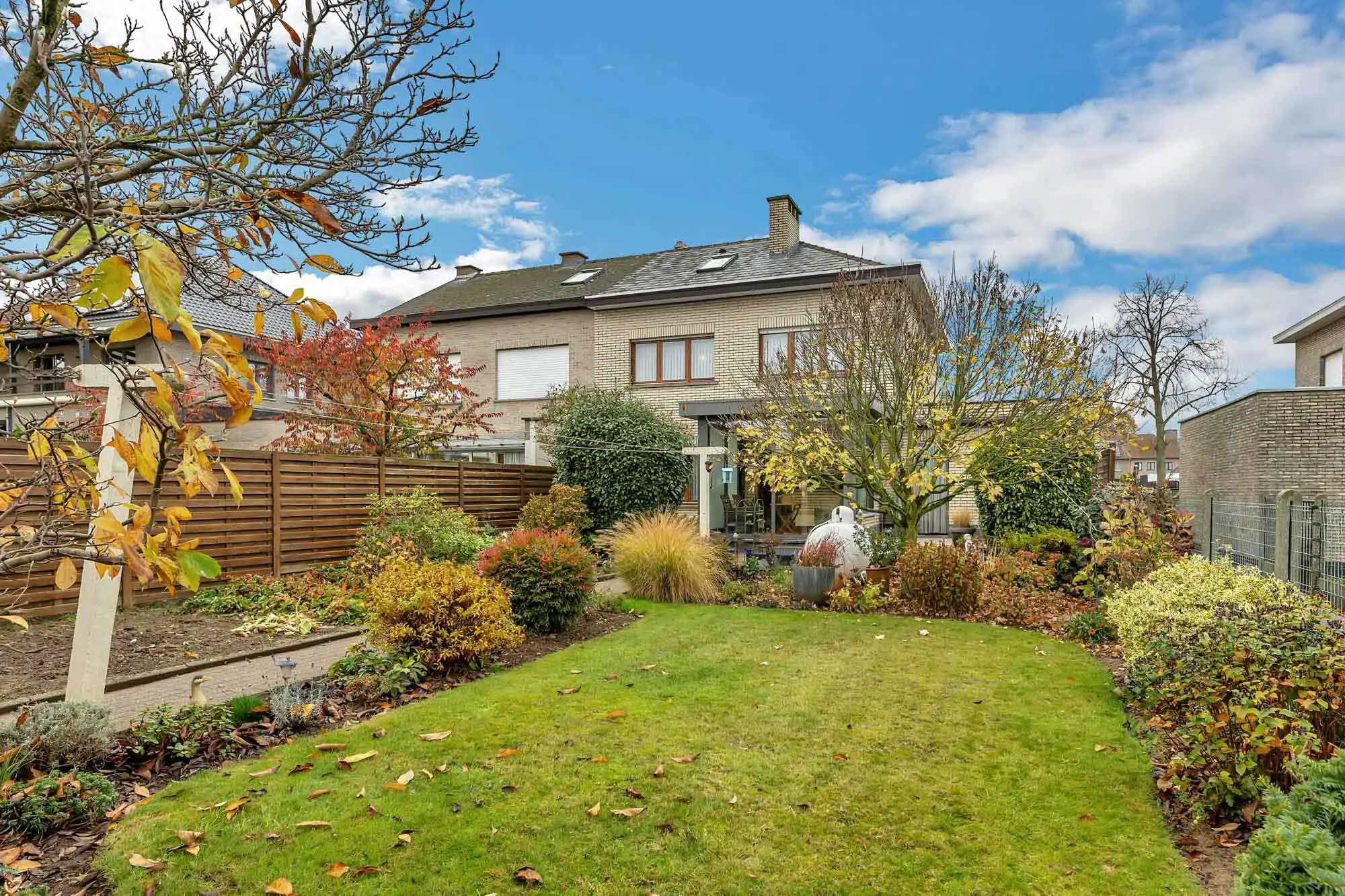 Gezellige en solide woning te Onze-Lieve-Vrouw-Lombeek foto 2