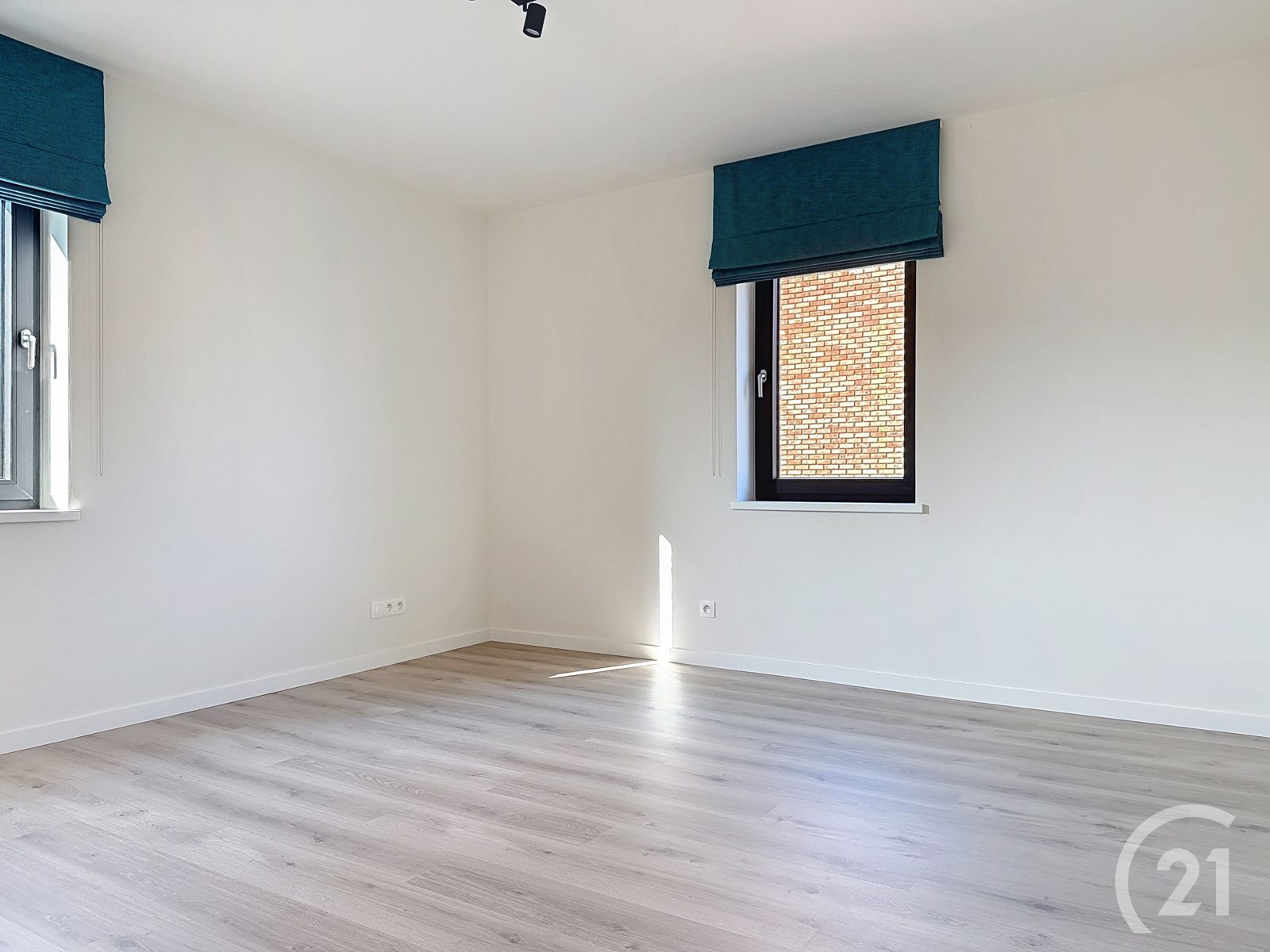 Nieuwbouwwoning te huur in een doodlopende straat !!! foto 8