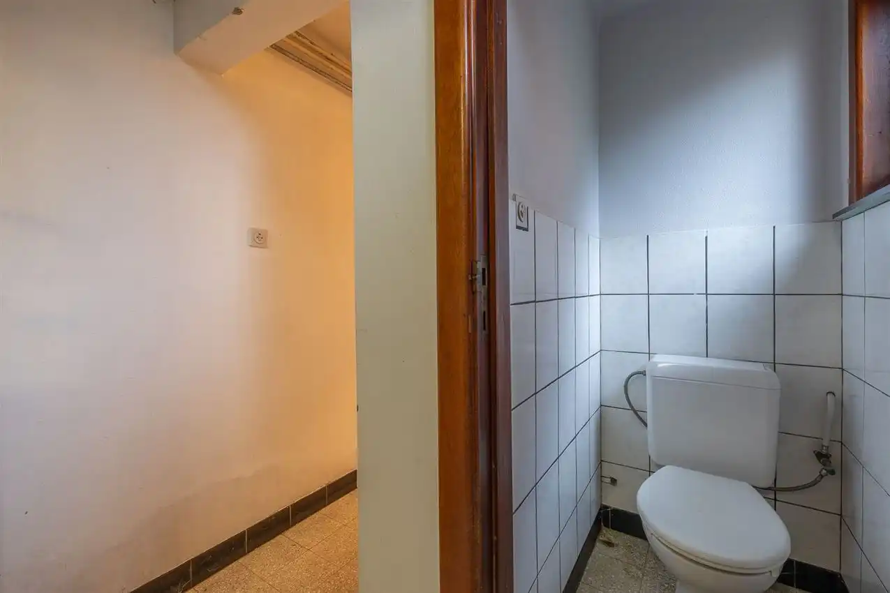 Woning met 3slk, tuintje en werkhuis foto 12