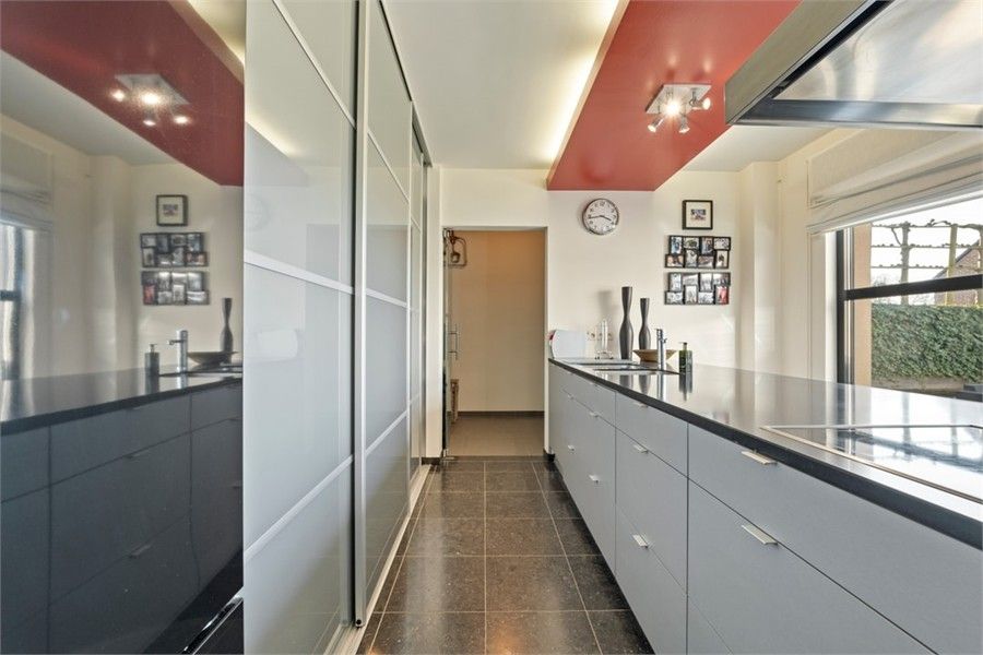 STIJLVOLLE OPEN BEBOUWING MET 3 SLKS OP EEN KNAP PERCEEL foto 16