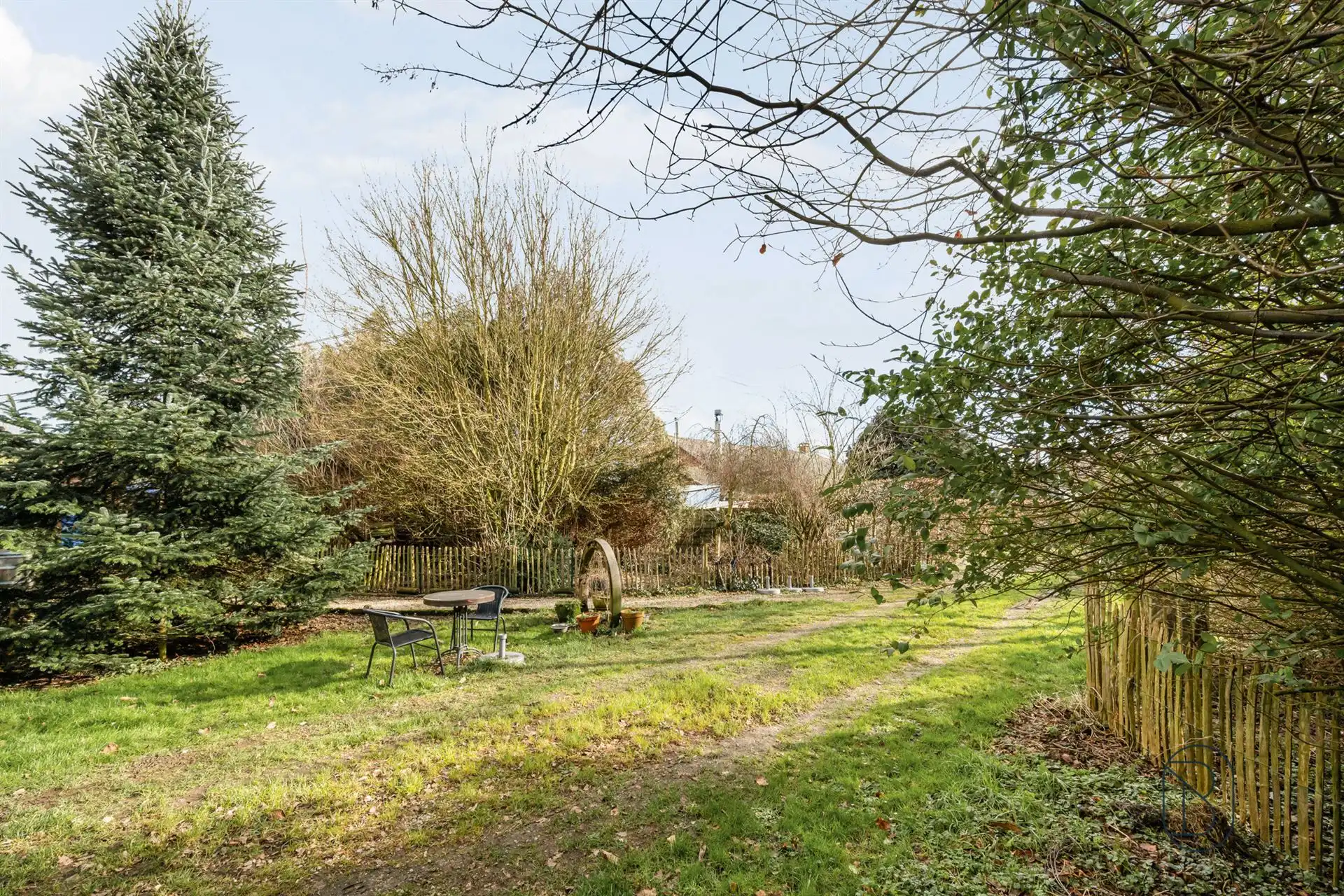 Hoeve met handelsruimte en woning, ideaal gelegen! foto 8
