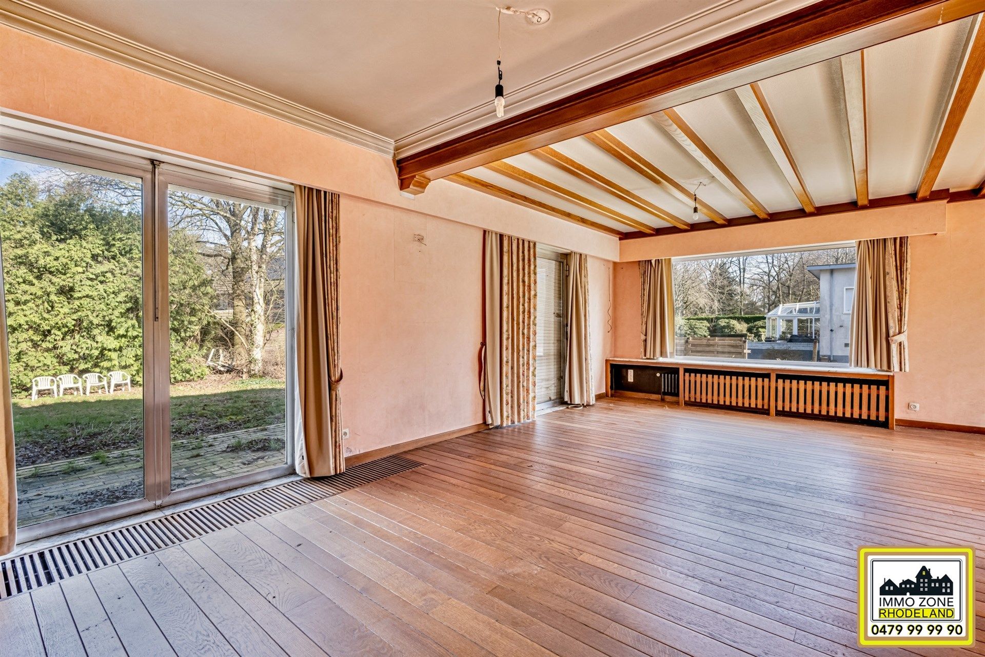 Statige te renoveren notaris woning op groot perceel foto 8