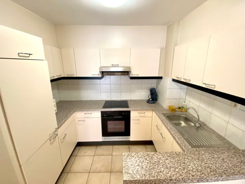 Centraal gelegen appartement met 2 kamers, kelder en garage foto 8