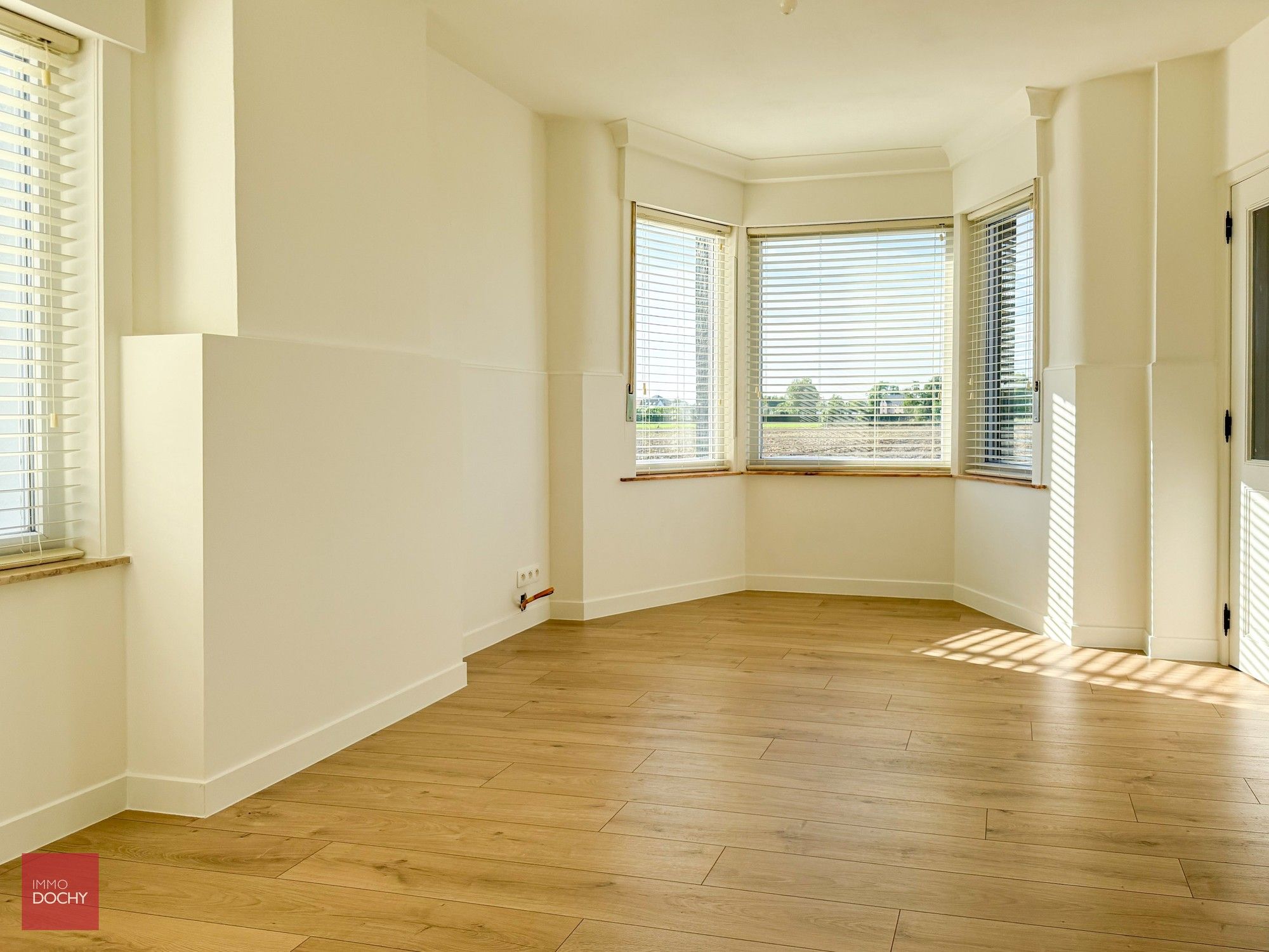 VOLLEDIG  VERNIEUWDE koppelwoning met zuidgerichte tuin in verkeersarme straat | Sparrestraat foto 7