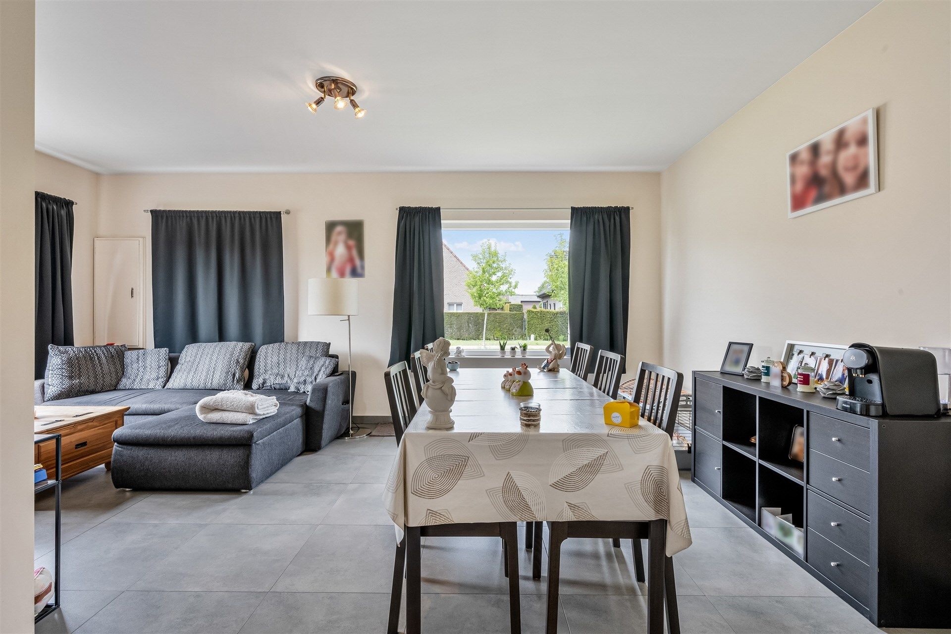 Charmante woning met 3 slaapkamers en leuke tuin. foto 2