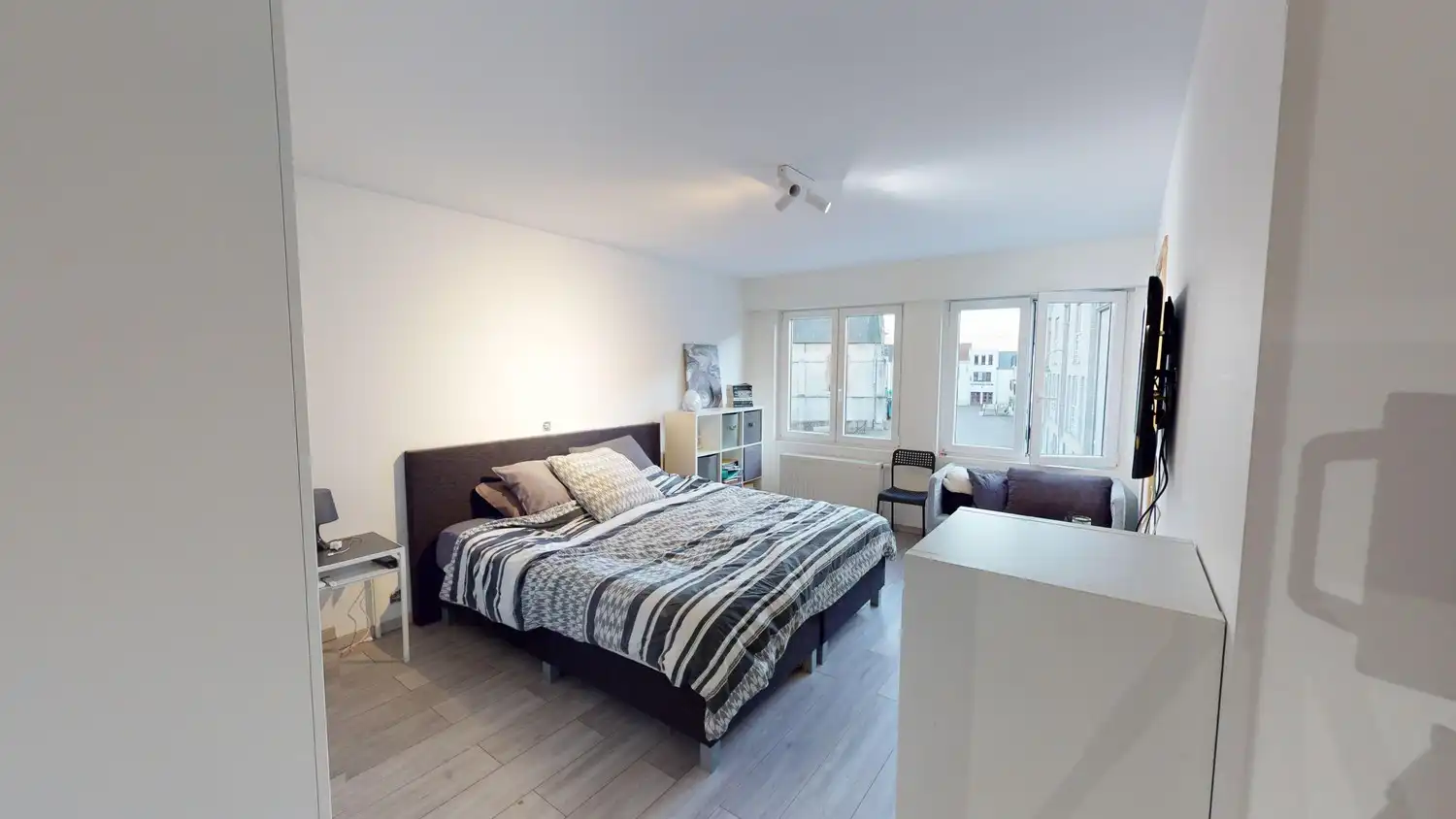 Te koop: Goed draaiende frituur mét gerenoveerde woning in het hart van Zingem! foto 14