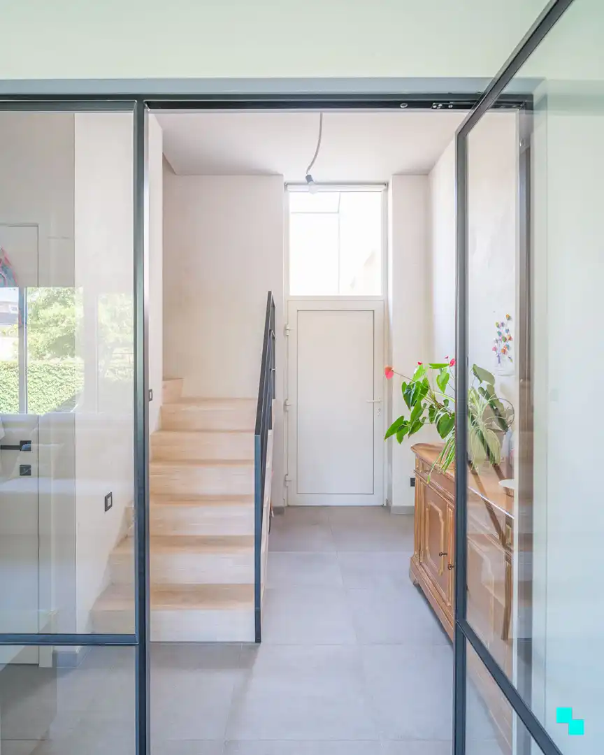 Instapklare woning met vijf kamers in het hart van Merelbeke foto 9