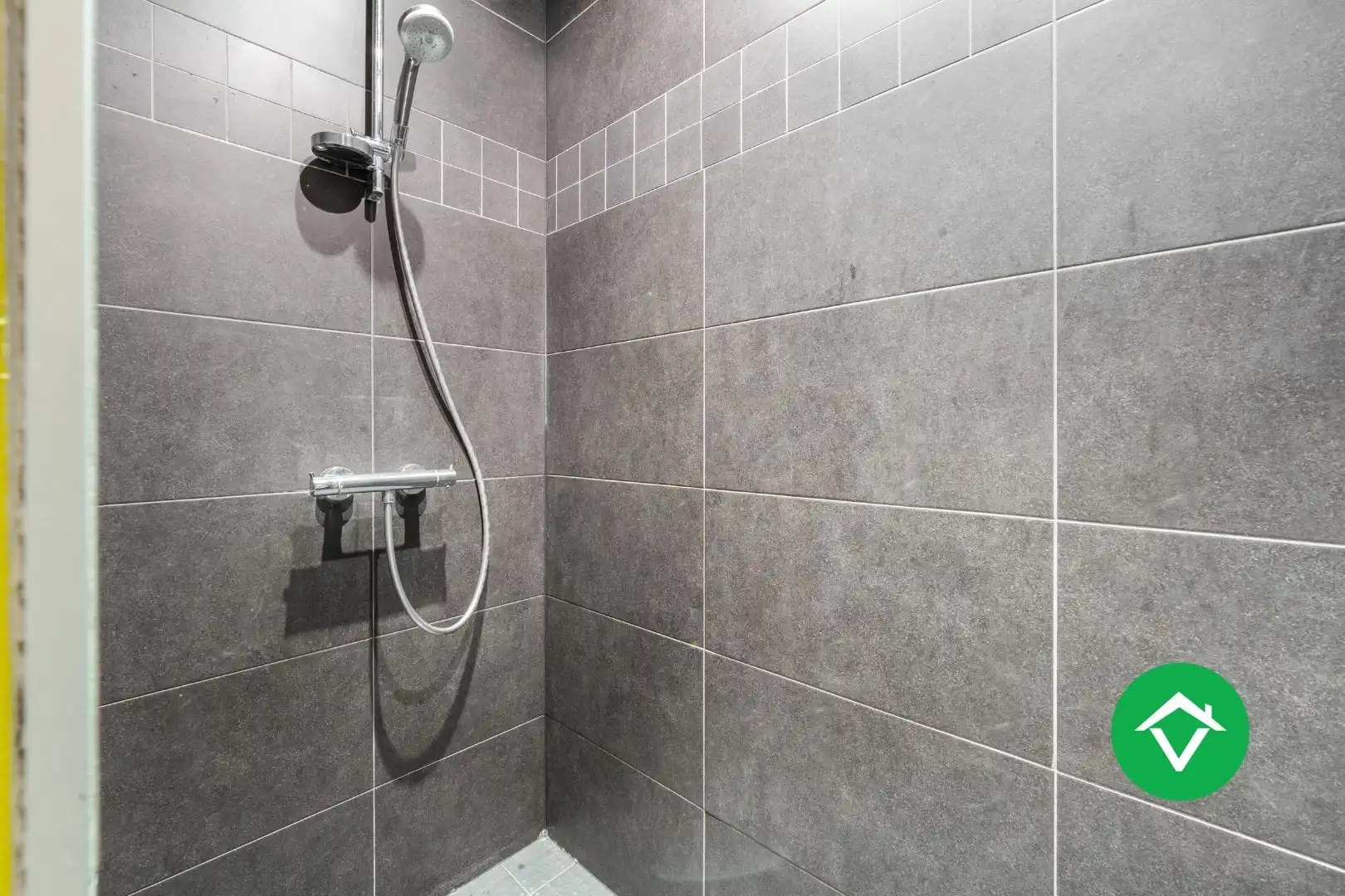 Instapklare woning met 4 slaapkamers en garage te Koekelare foto 17