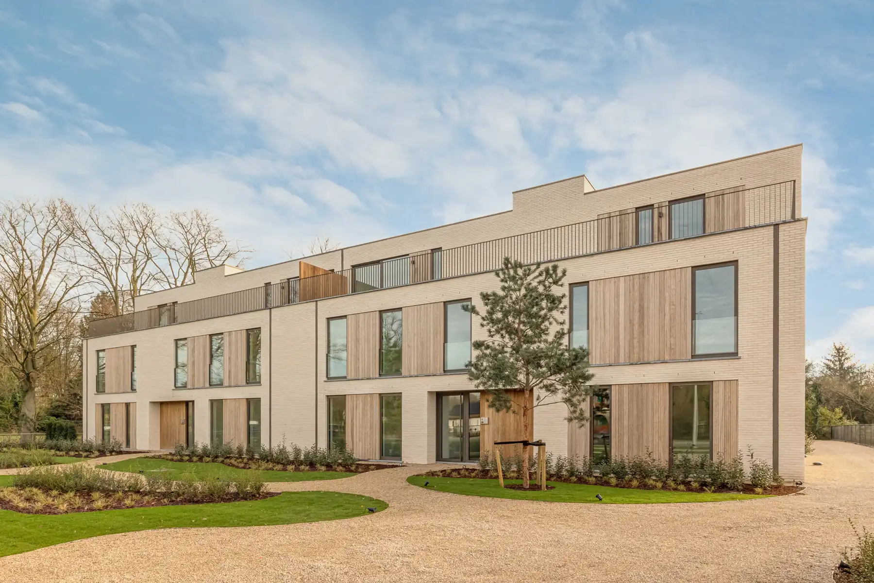 Prestigieus nieuwbouwappartement met ruime tuin en terras. foto 17