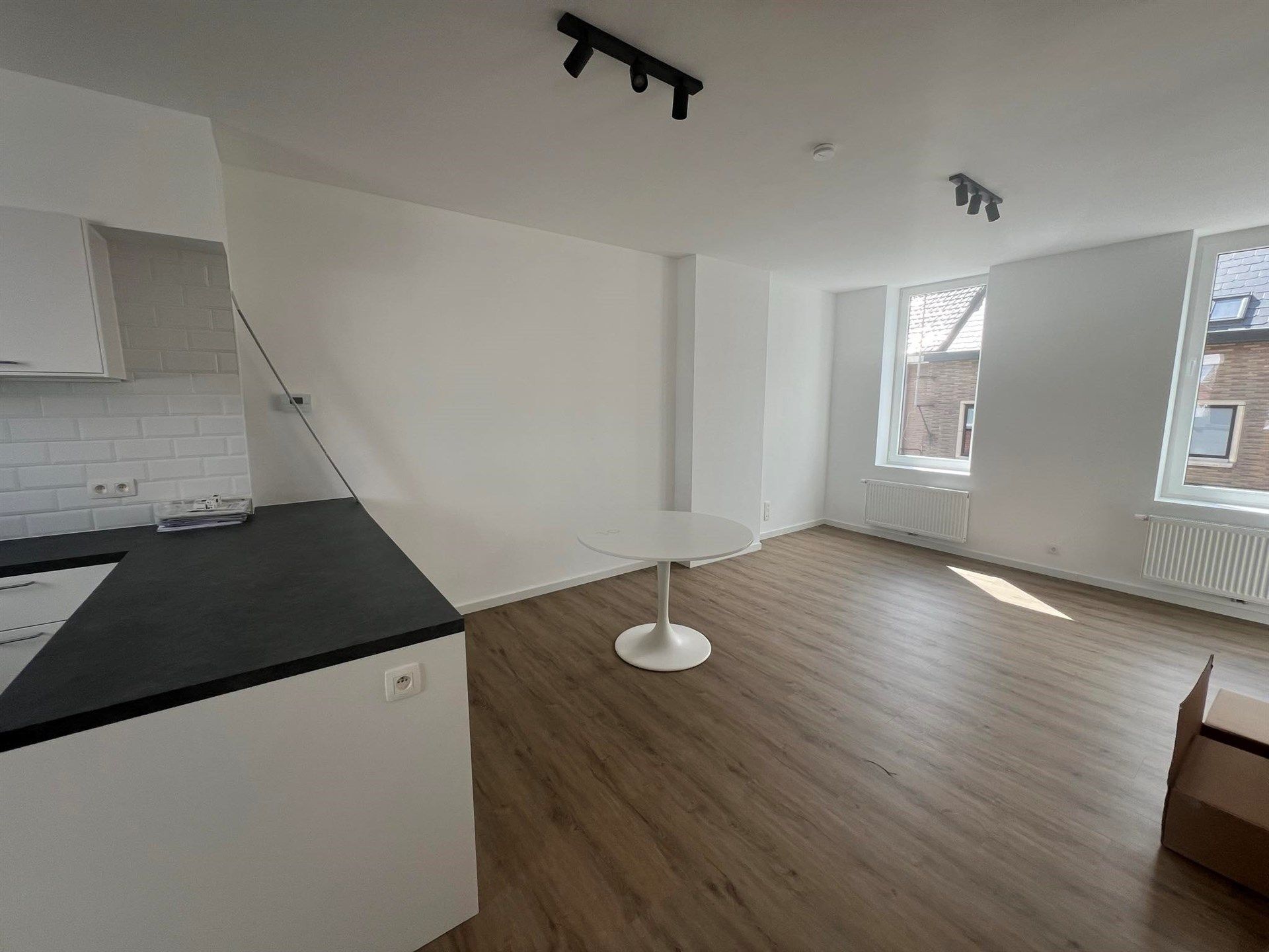 Gerenoveerd appartement met 1 slaapkamer en eigen ingang foto 5