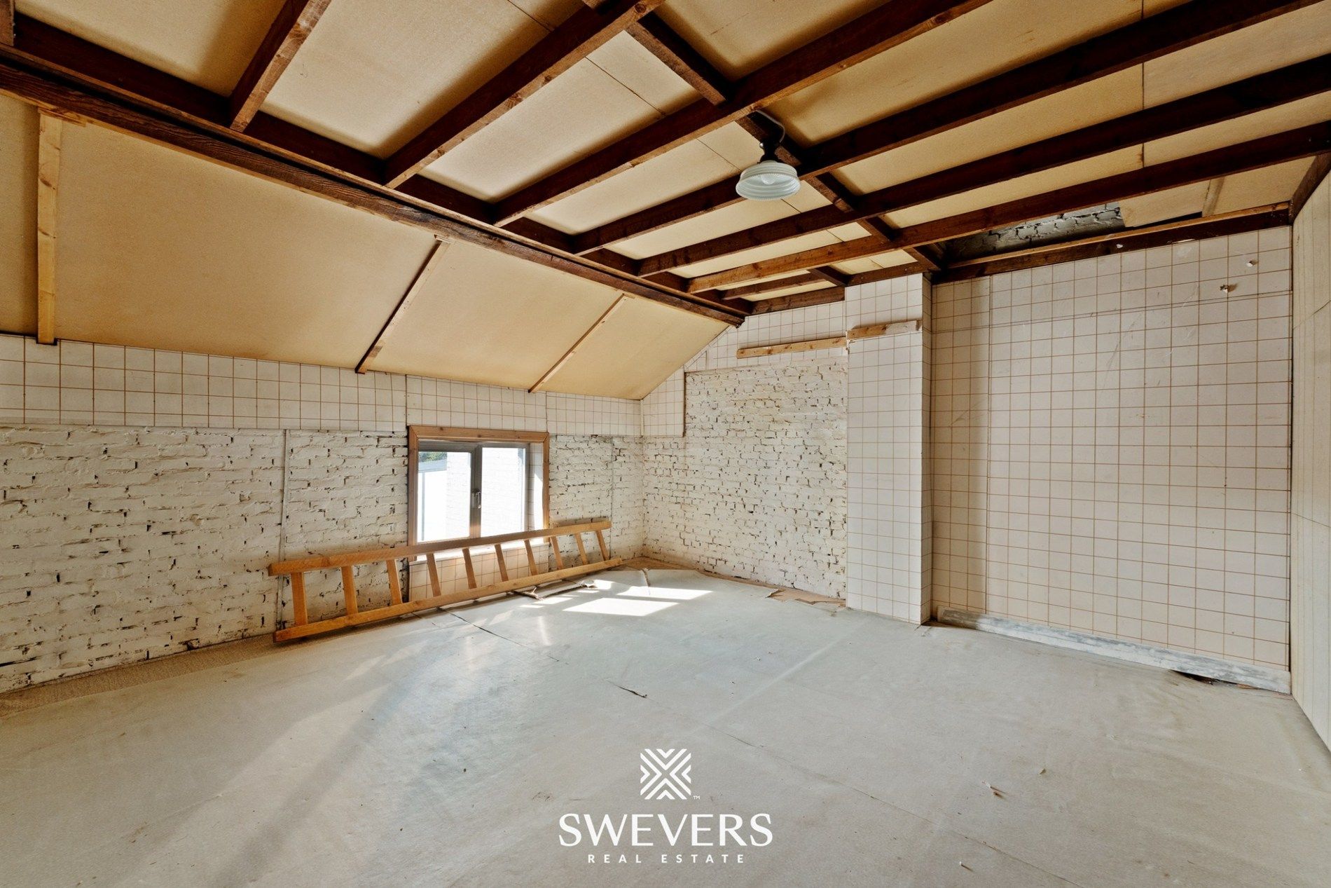 Woonst met 5 slaapkamers en hangar van 250m² in centrum Beringen foto 32