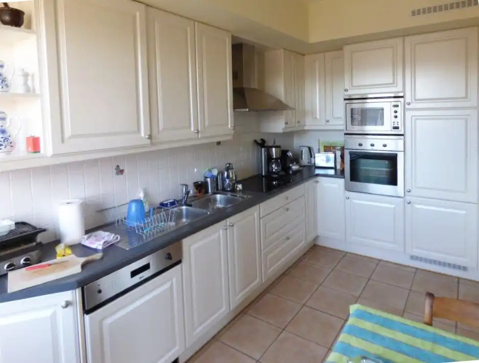 Zeer ruim appartement met garage nabij centrum Borgloon foto 4